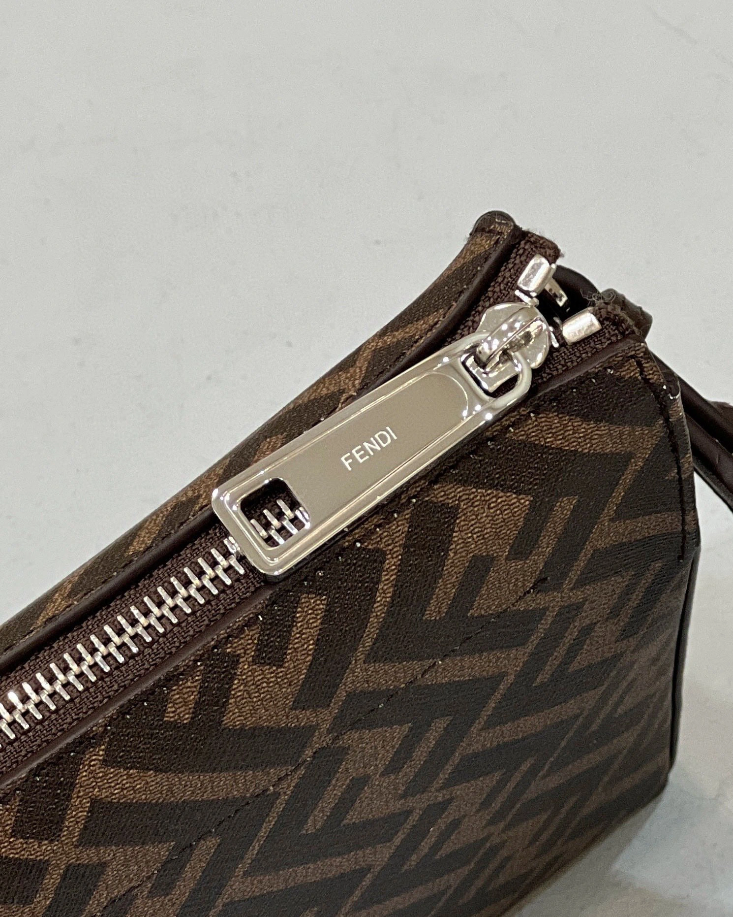 MOMO- high quality version 7VA564-AJJ4-F1HR8 item：B-B000I2402C