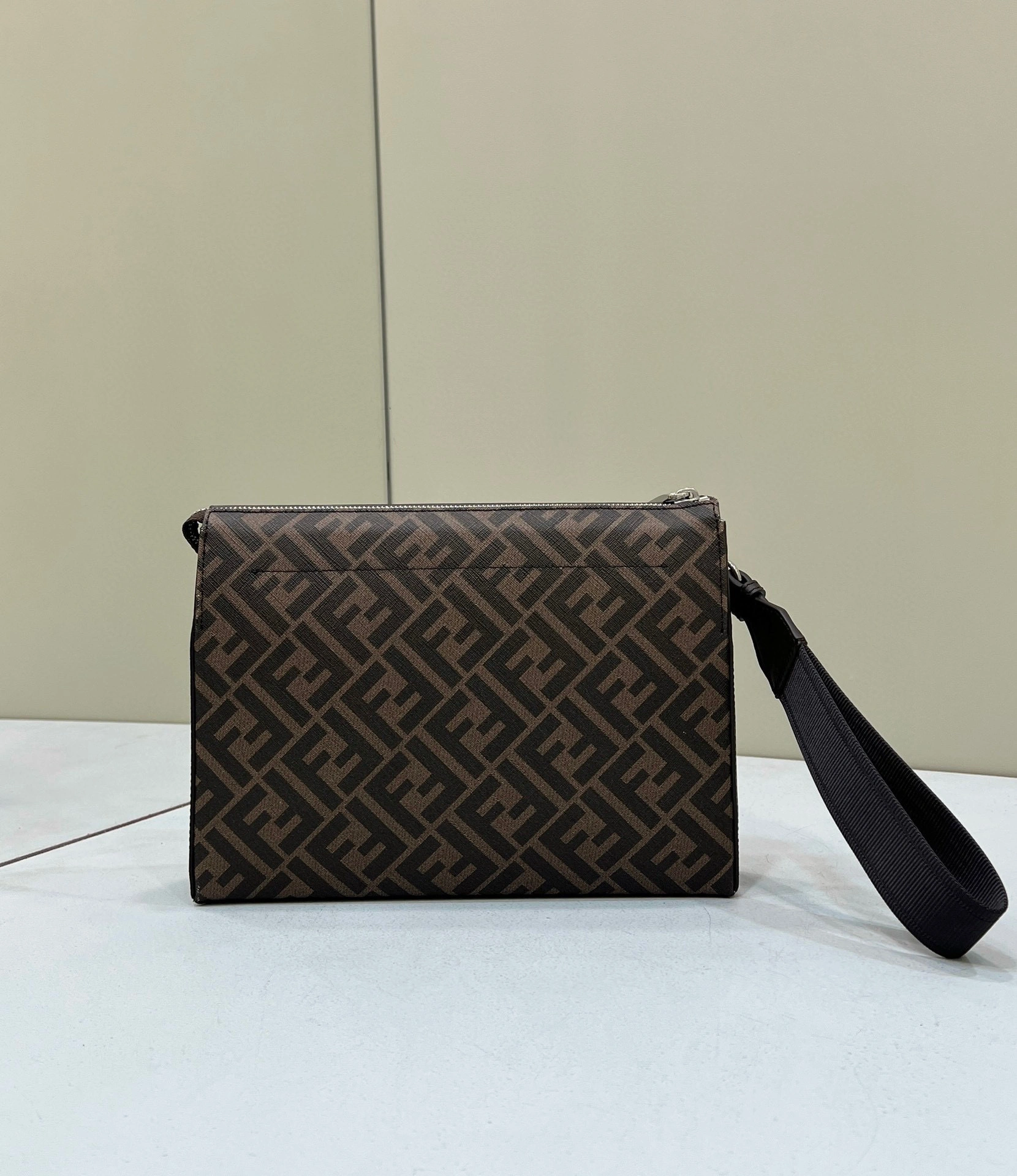 MOMO- high quality version 7VA564-AJJ4-F1HR8 item：B-B000I2402C