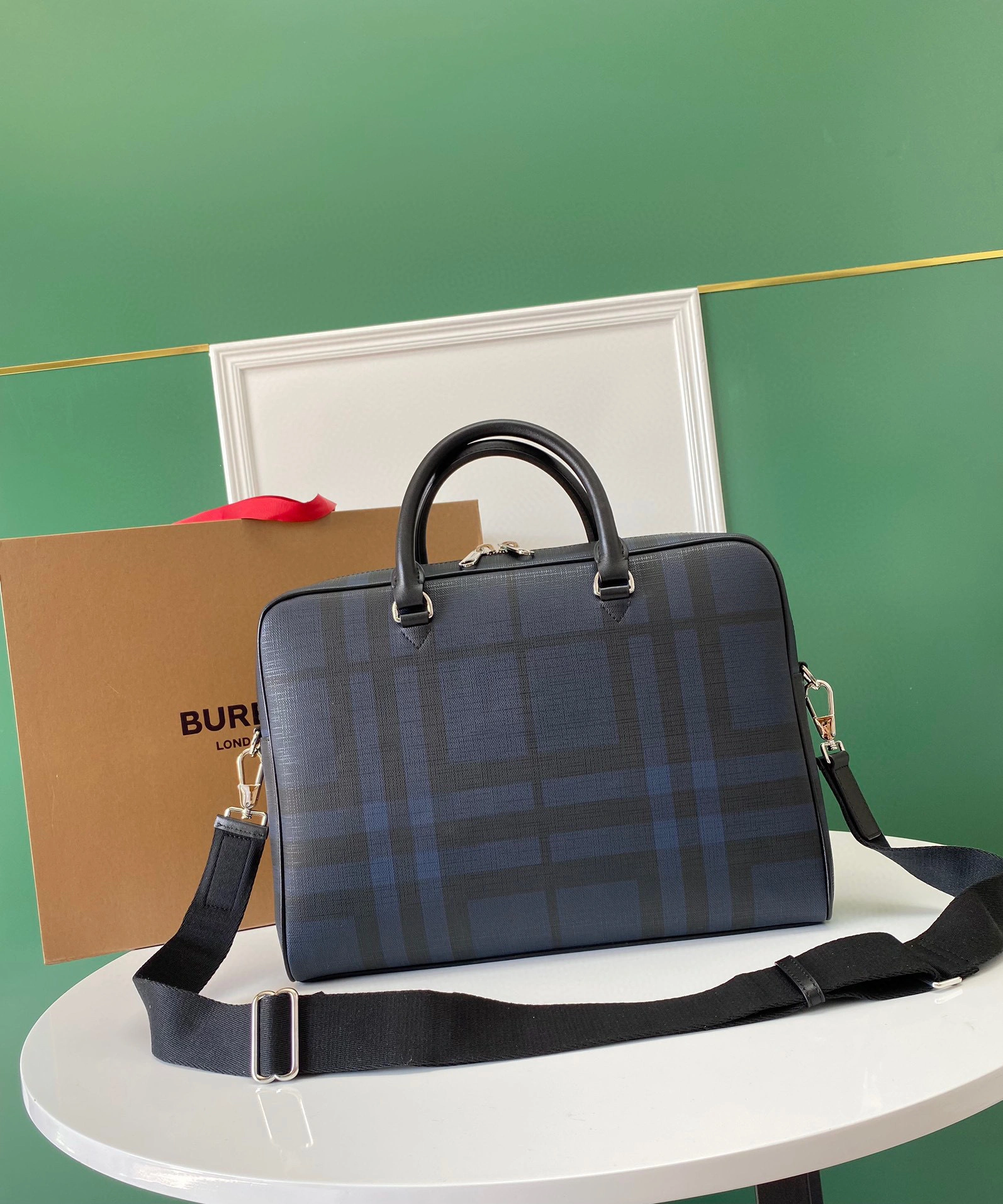 MOMO- high quality version 8005159 London item：C-B000A1203C