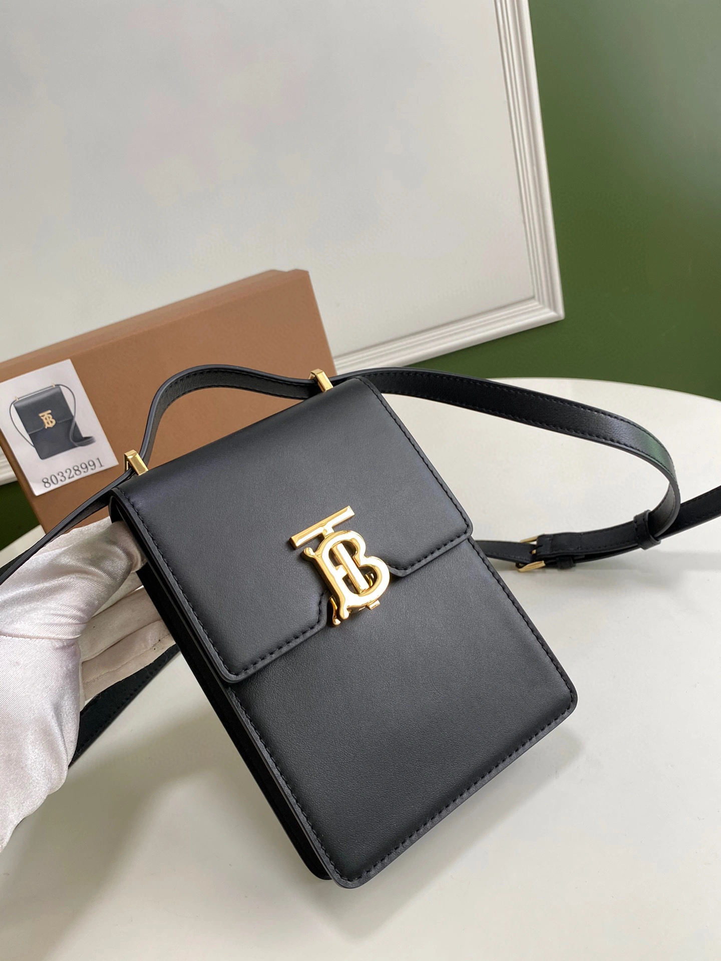 &MOMO- high quality version 80330421 Robin item：B-B000H2706C