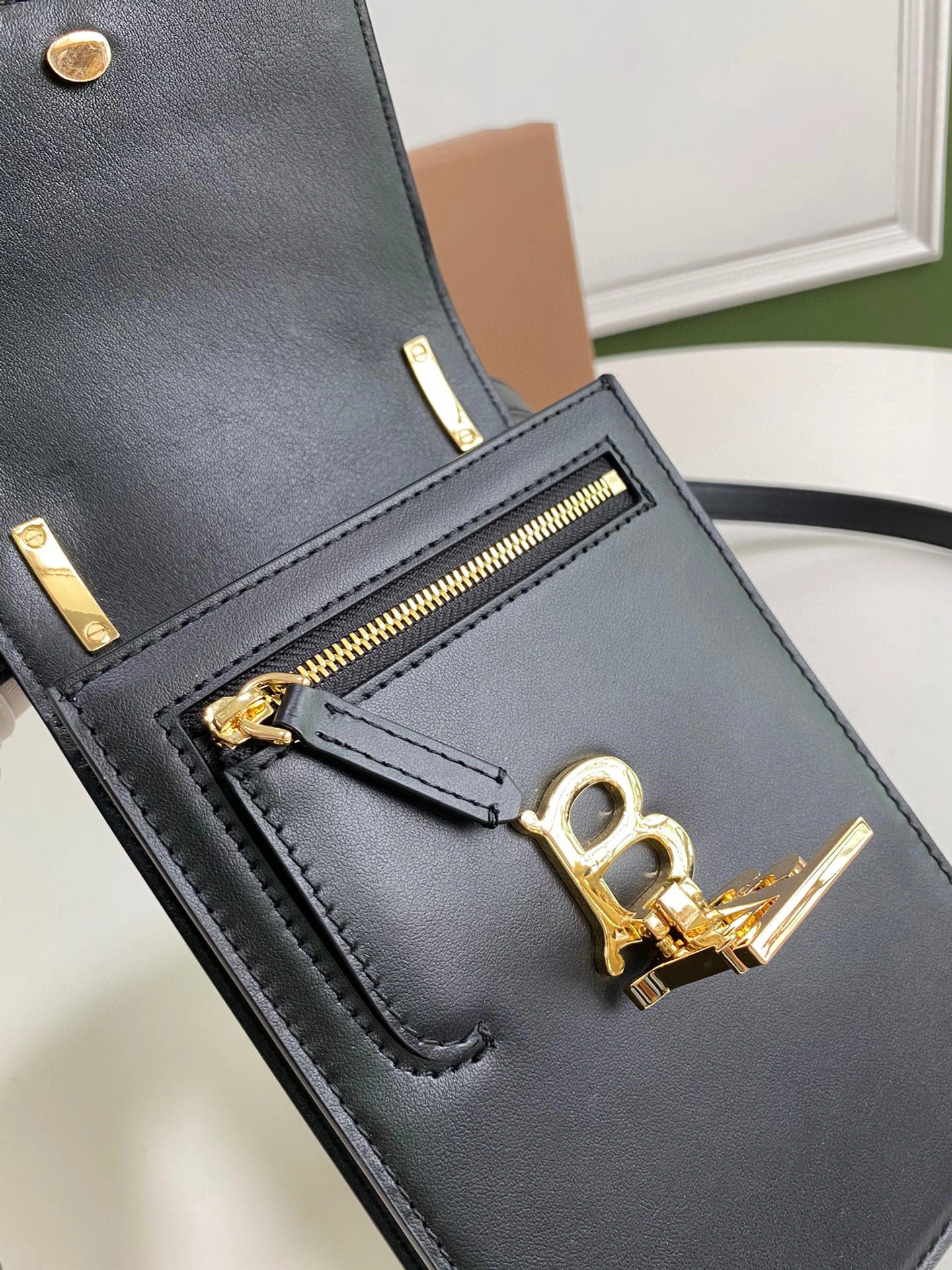 &MOMO- high quality version 80330421 Robin item：B-B000H2706C