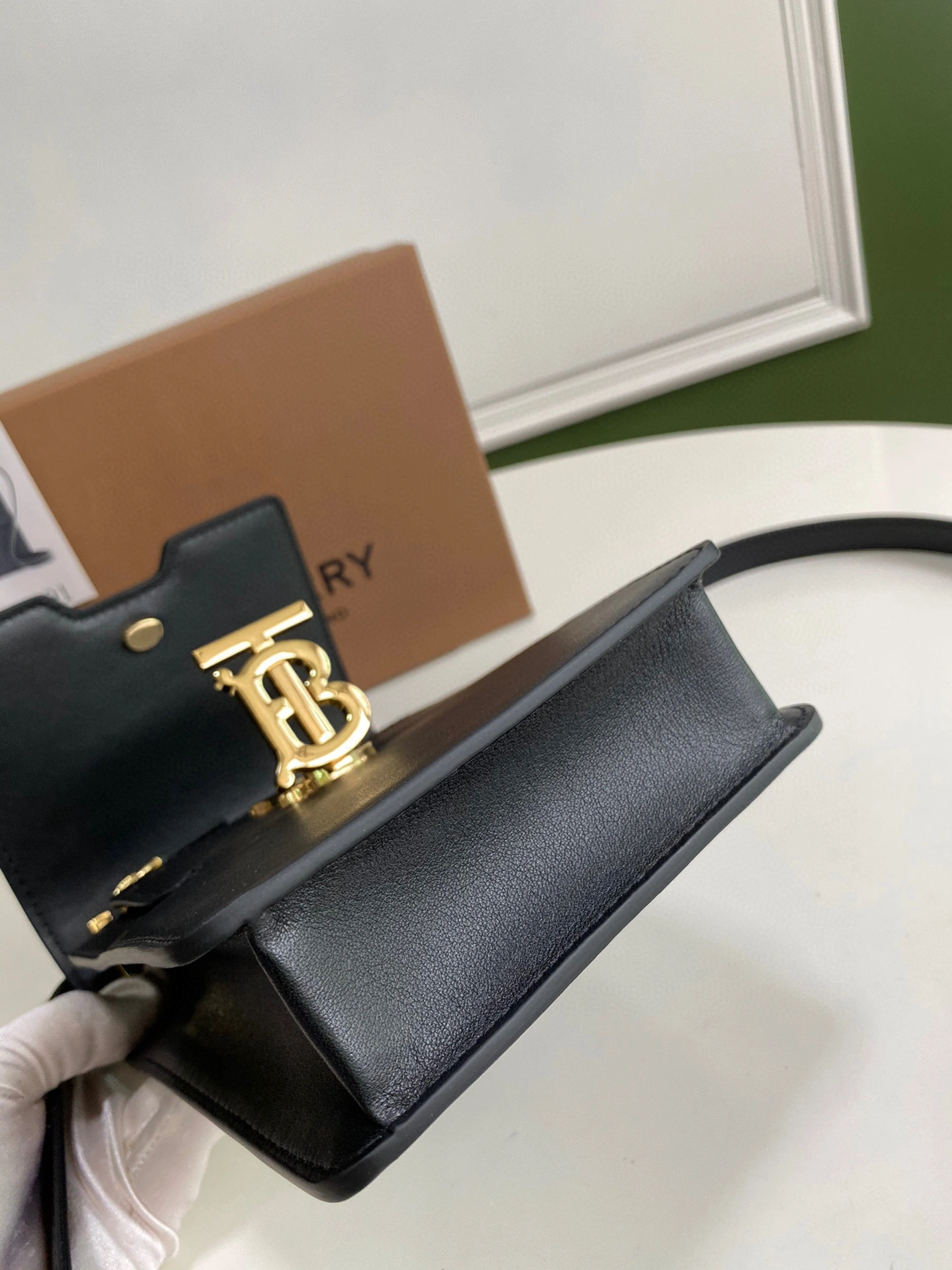 &MOMO- high quality version 80330421 Robin item：B-B000H2706C