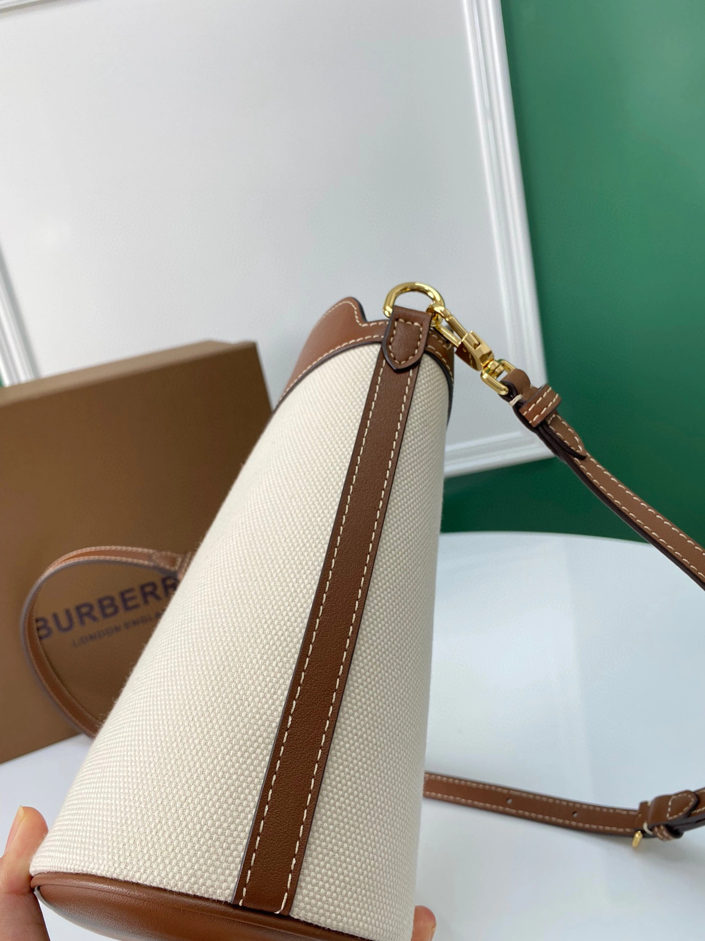 MOMO- high quality version 80462421 Bucket Pocket item：B-B000I1611C