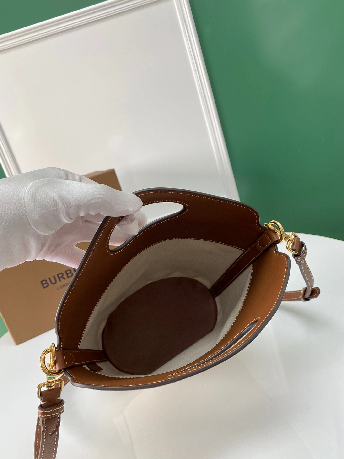 MOMO- high quality version 80462421 Bucket Pocket item：B-B000I1611C