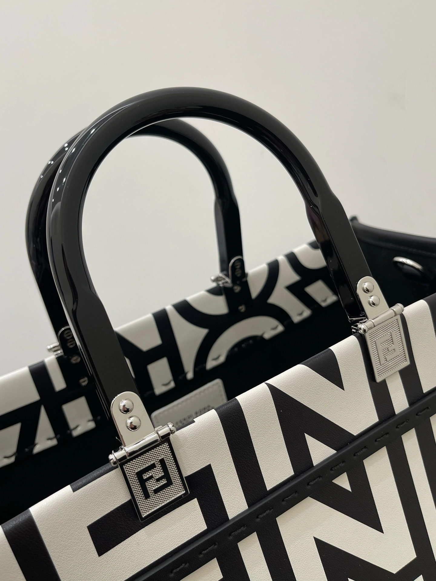 MOMO- high quality version 8BH386-AMWK-F1C6C item：C-B000C2715C