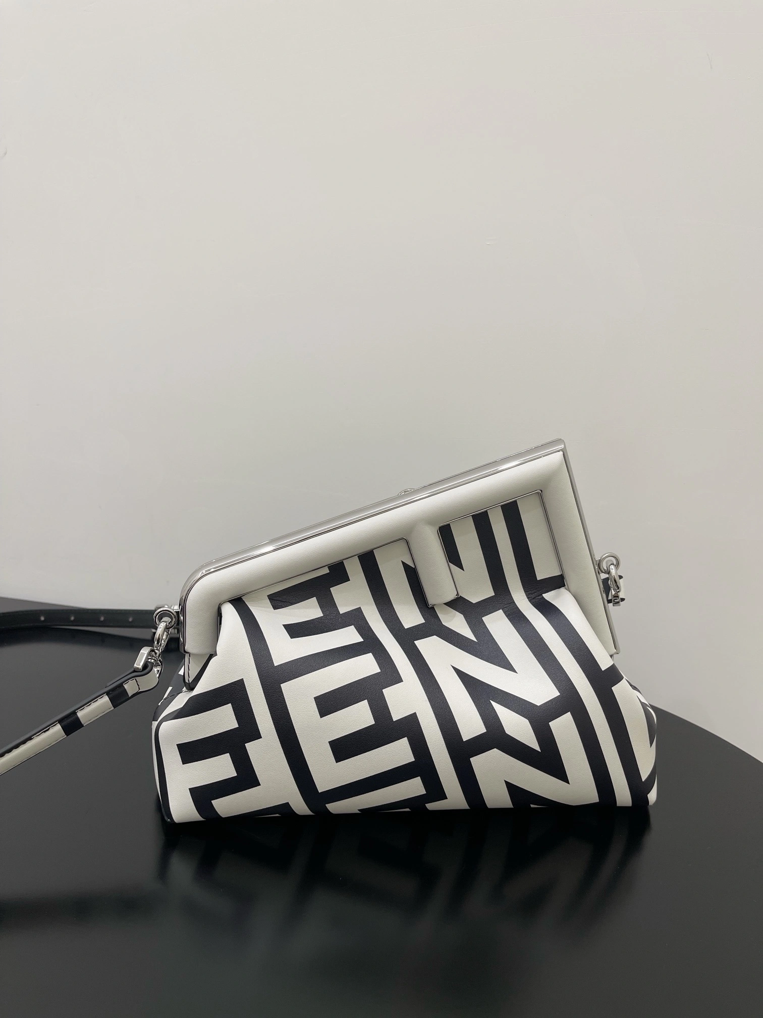 MOMO- high quality version 8BP137-AMWR-F1C6C First item：C-B000C2724C