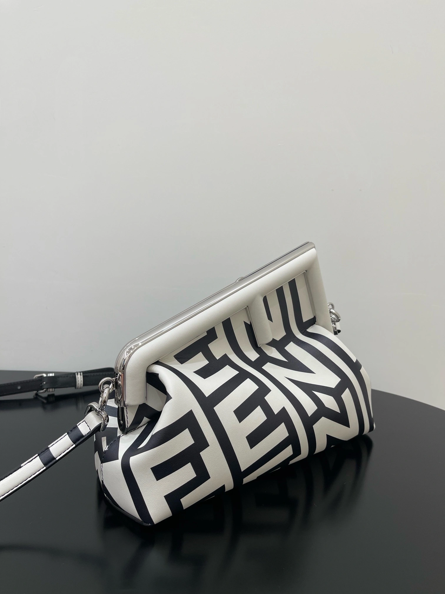 MOMO- high quality version 8BP137-AMWR-F1C6C First item：C-B000C2724C