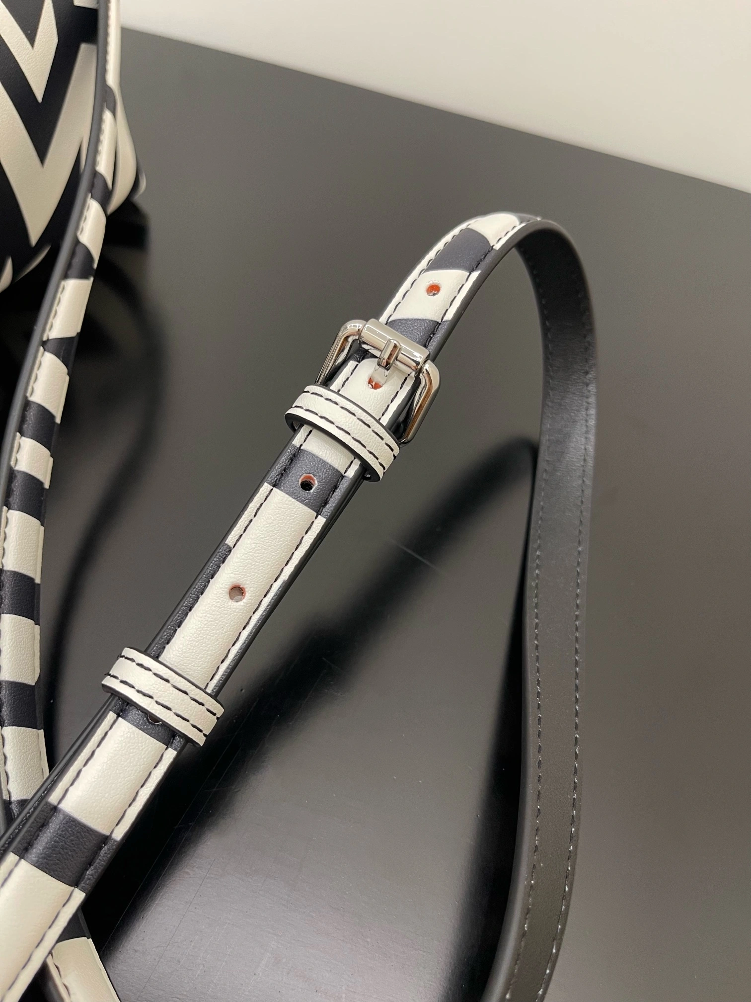 MOMO- high quality version 8BP137-AMWR-F1C6C First item：C-B000C2724C