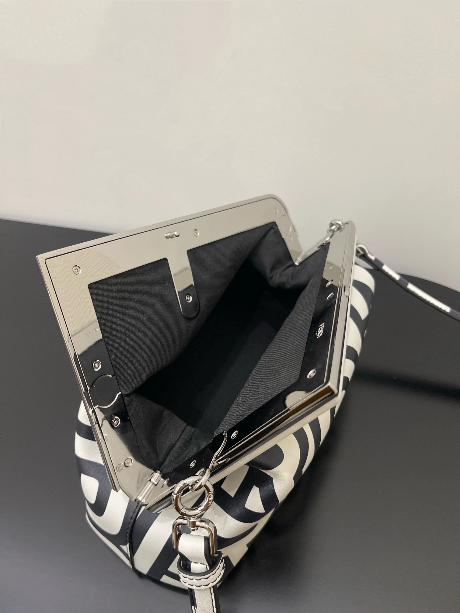 MOMO- high quality version 8BP137-AMWR-F1C6C First item：C-B000C2724C