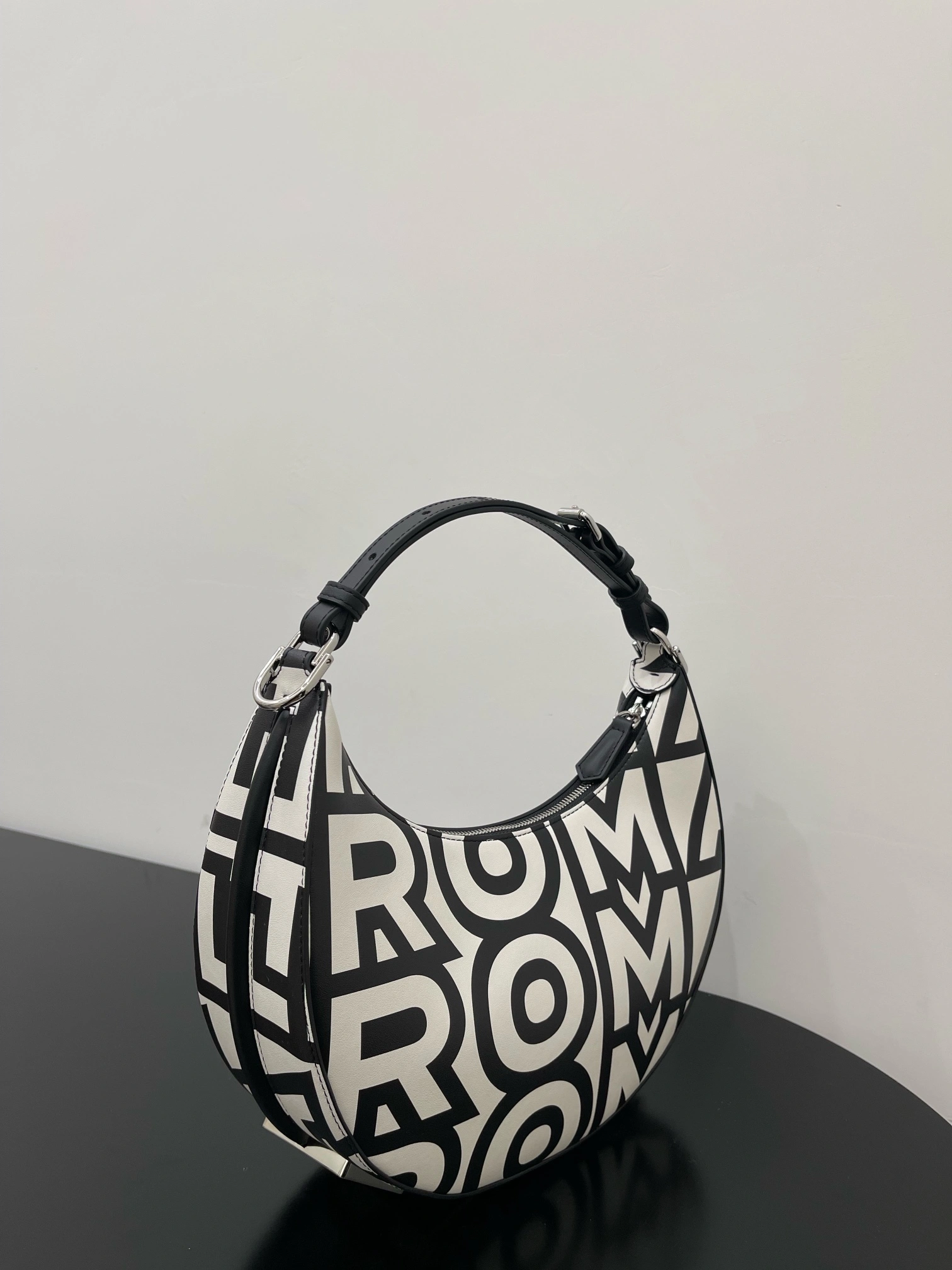 MOMO- high quality version 8BR798-AMWV-F1C6C item：C-B000C2712C