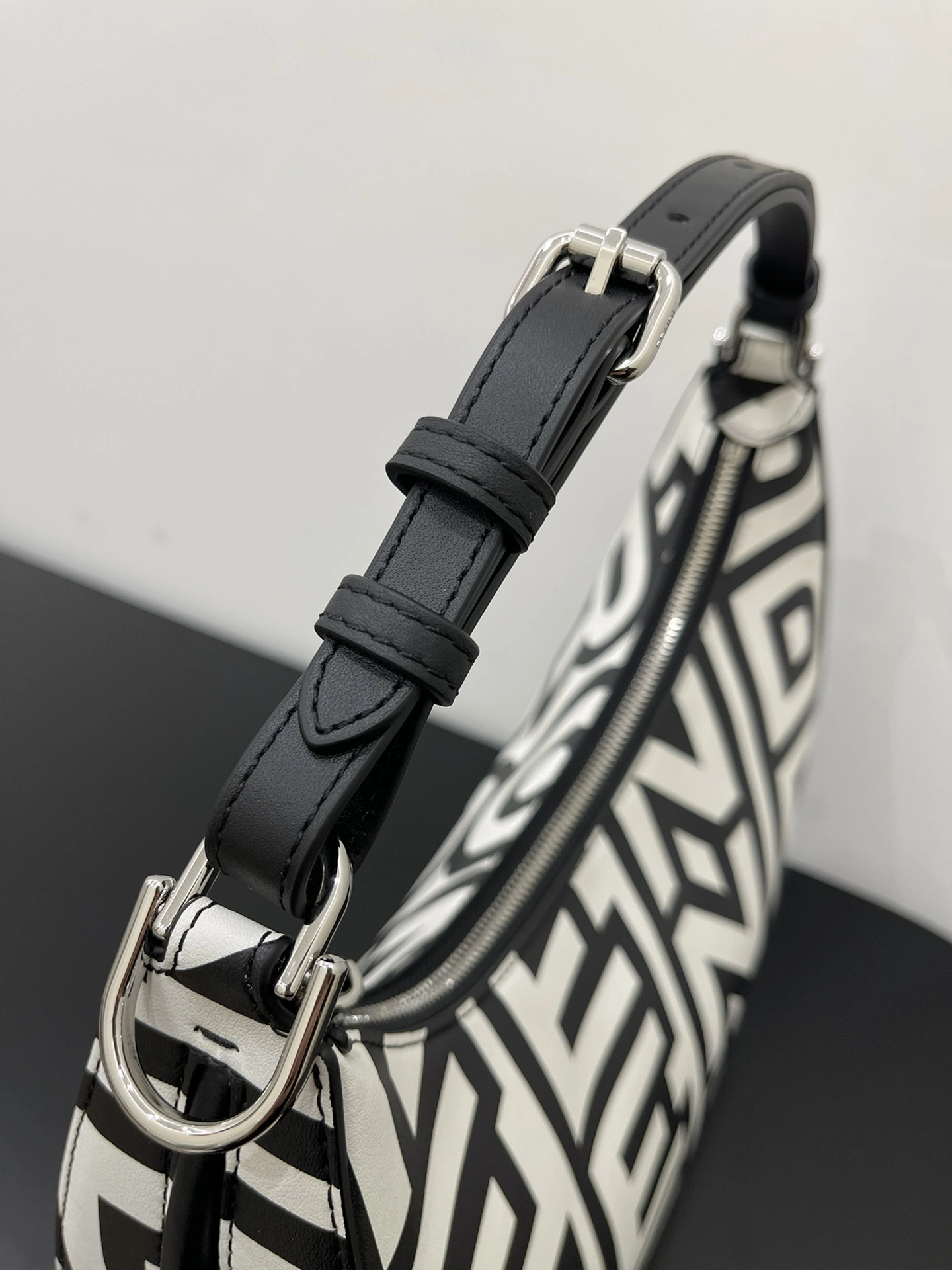 MOMO- high quality version 8BR798-AMWV-F1C6C item：C-B000C2712C