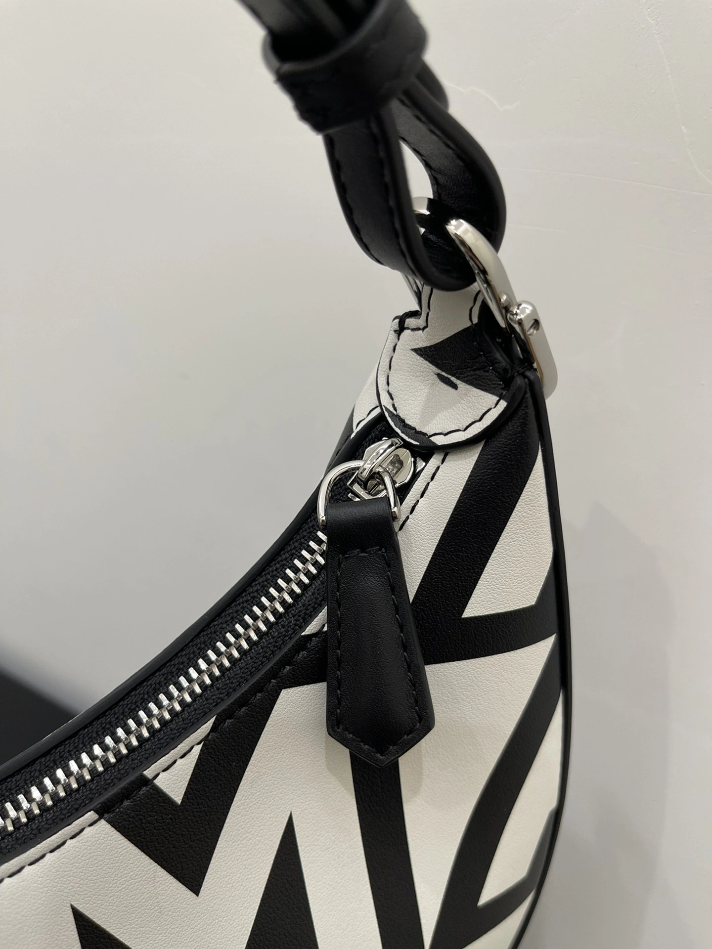 MOMO- high quality version 8BR798-AMWV-F1C6C item：C-B000C2712C