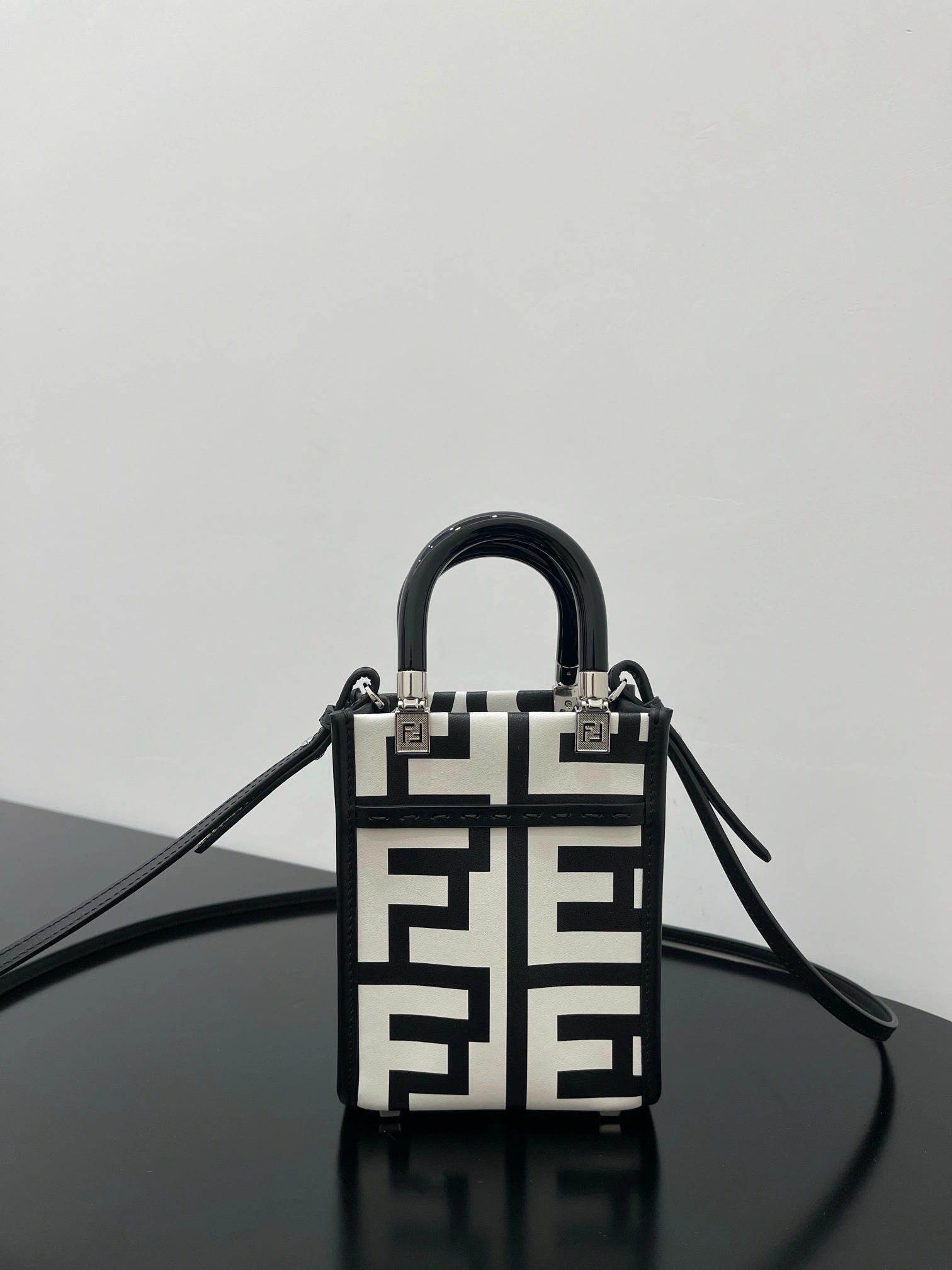MOMO- high quality version 8BS051-AMWK-F1C6C mini tote item：C-B000C2714C