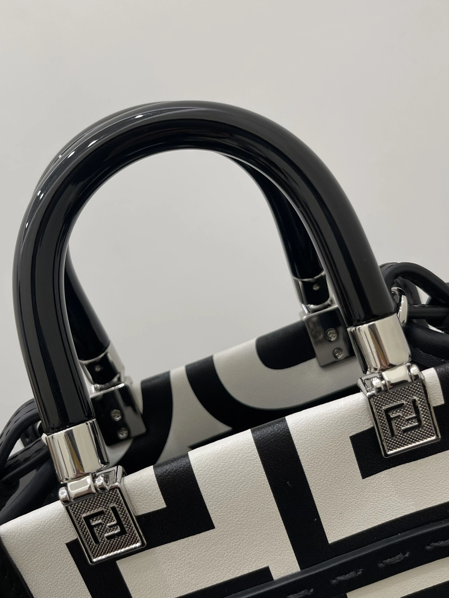 MOMO- high quality version 8BS051-AMWK-F1C6C mini tote item：C-B000C2714C