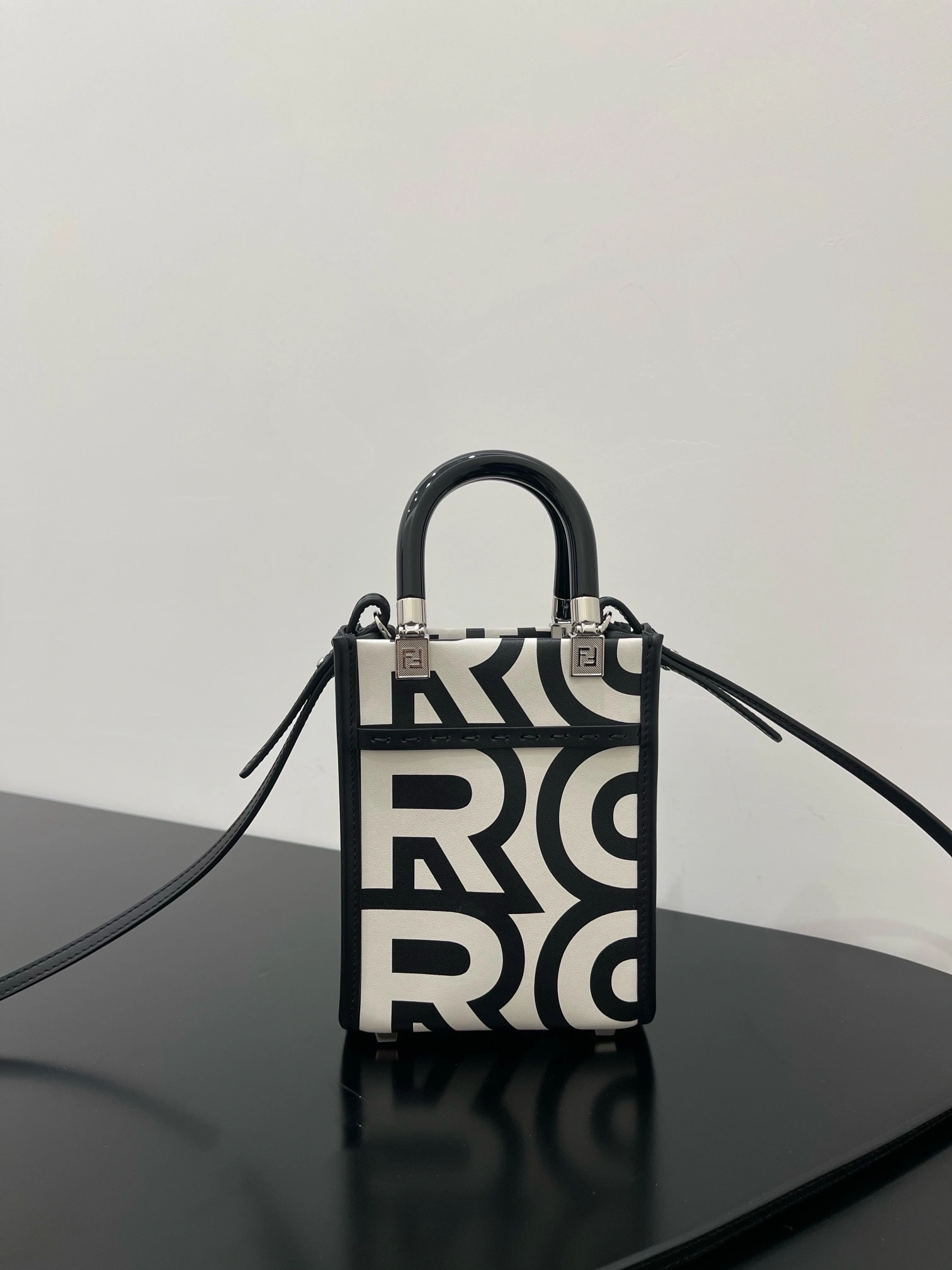 MOMO- high quality version 8BS051-AMWK-F1C6C mini tote item：C-B000C2714C