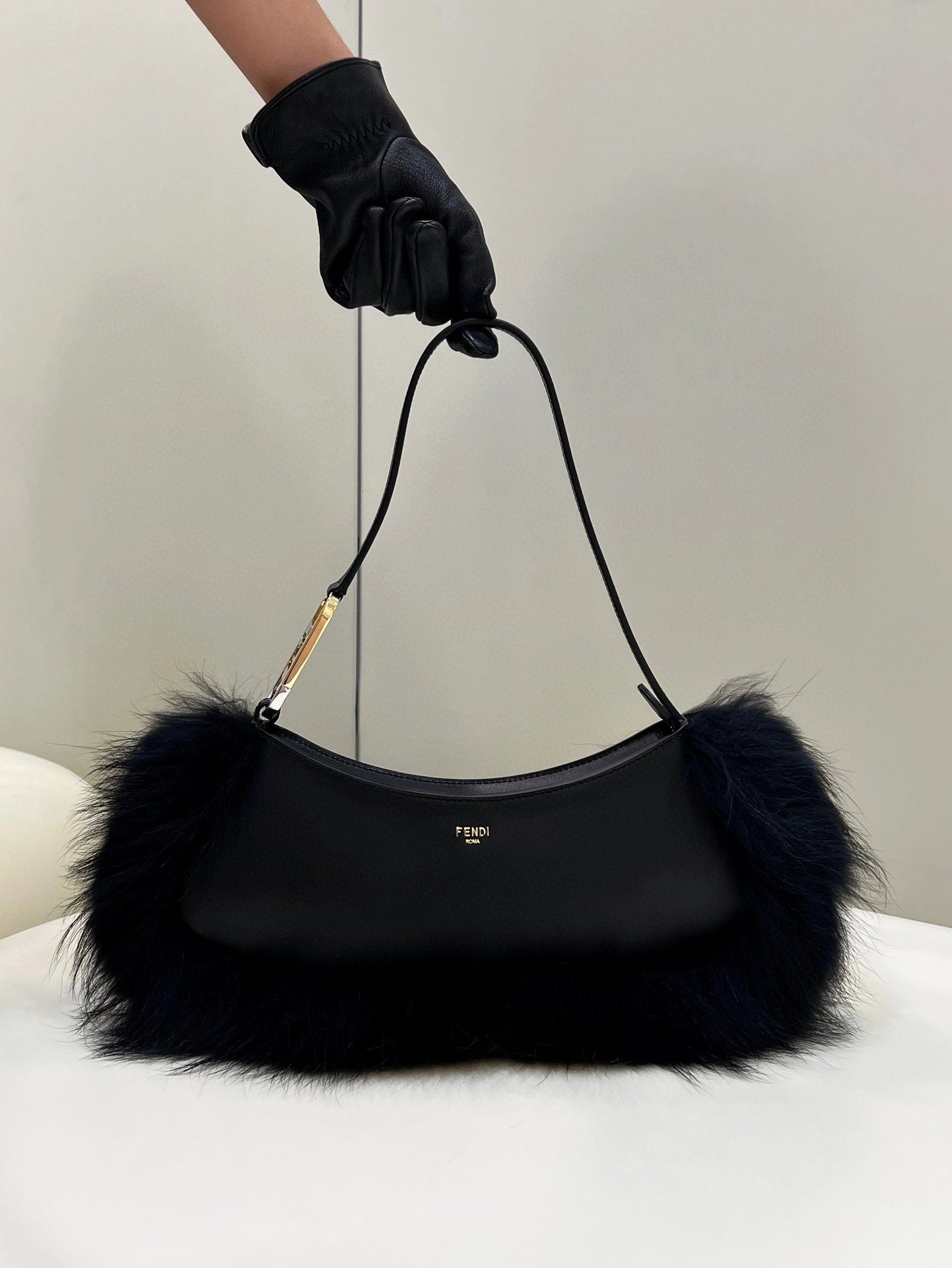 MOMO- high quality version 8BS068-ALS9-F1JU3 O-lock calfskin item：B-B050K2702C