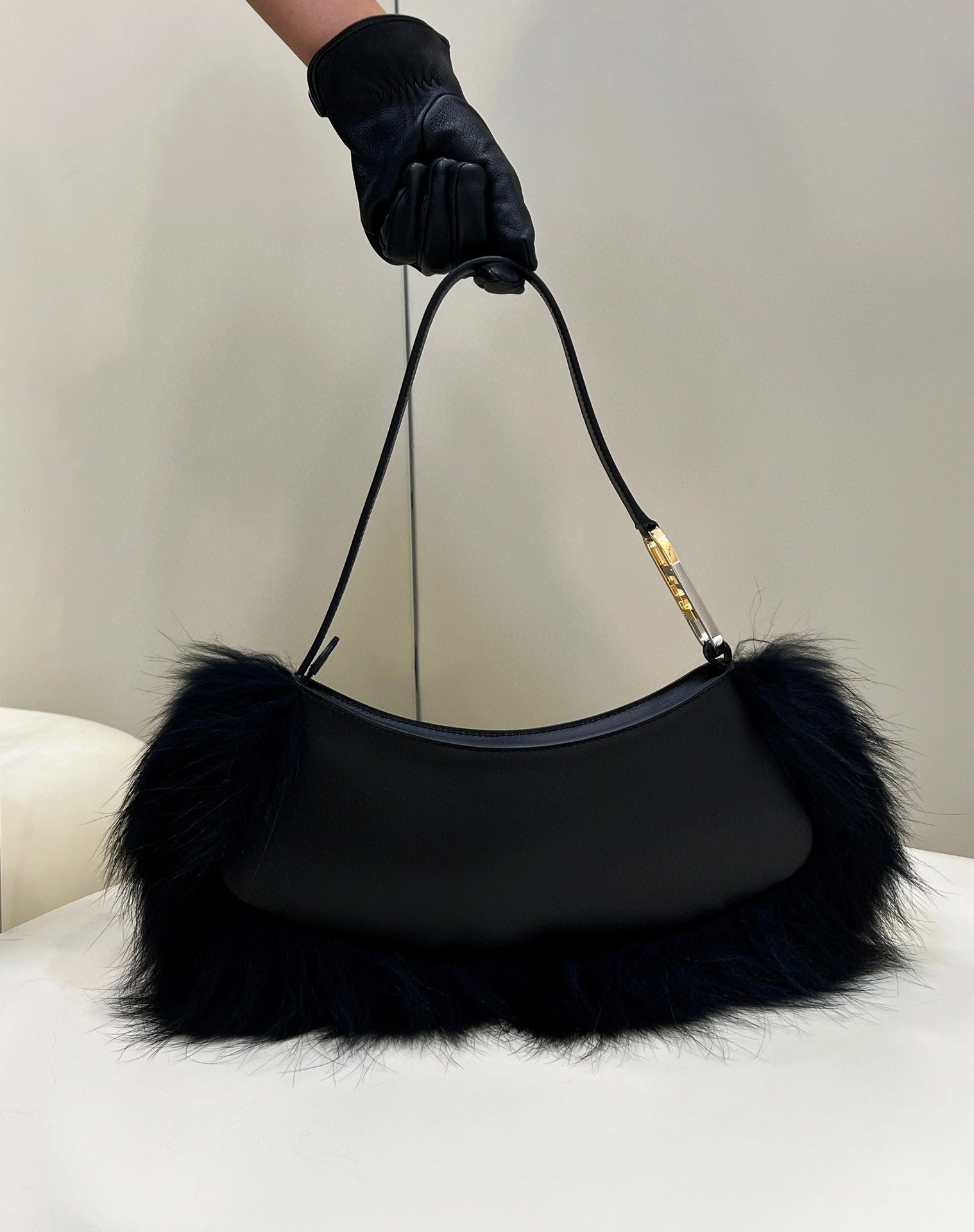 MOMO- high quality version 8BS068-ALS9-F1JU3 O-lock calfskin item：B-B050K2702C