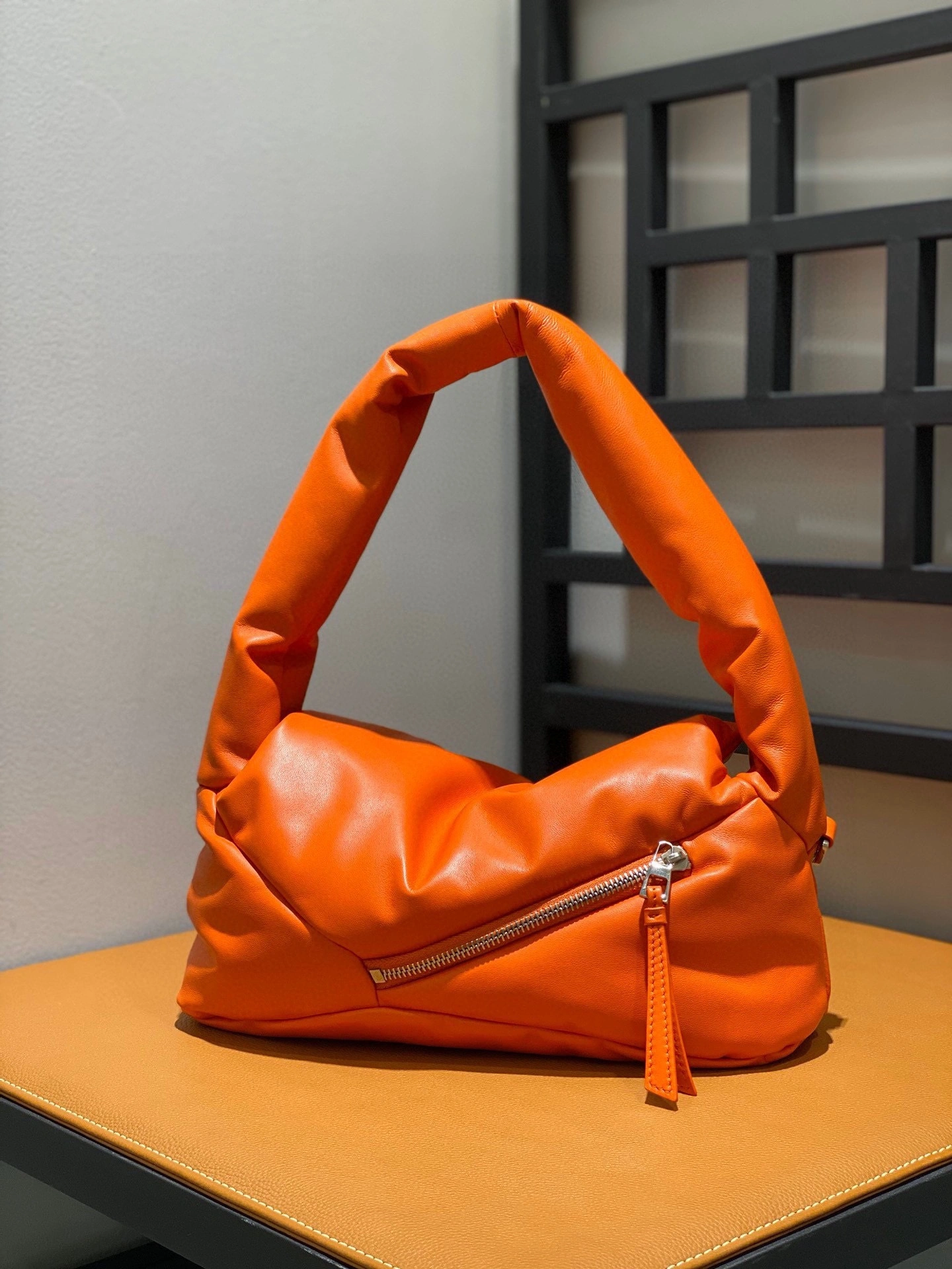 MOMO- high quality version A510J67X13-9100 Hobo item：C-B000C2318C