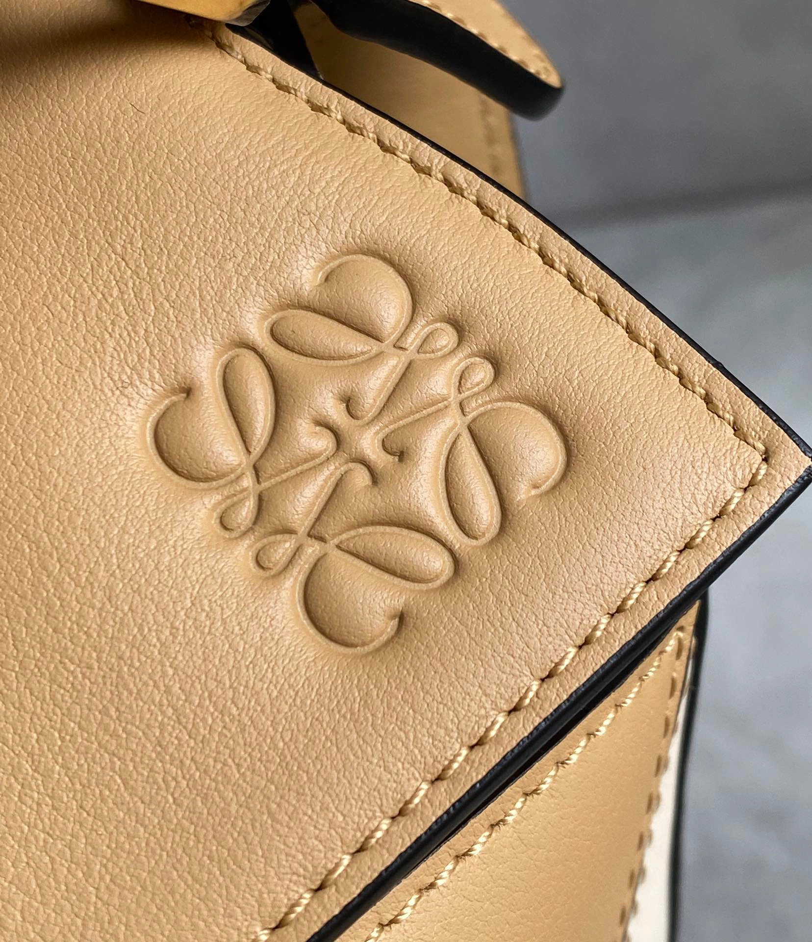 MOMO- high quality version A510S21X55-2451 calfskin item：B-B063I1807C