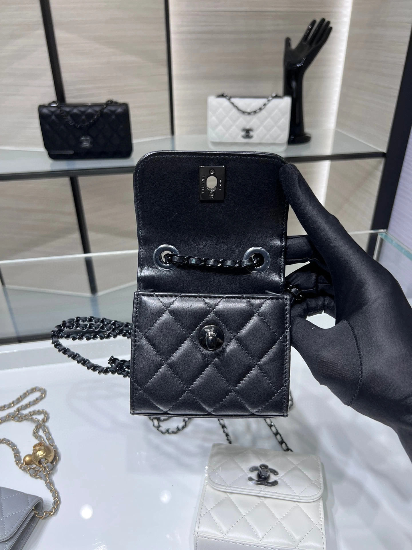 MOMO- high quality version A81633-B08960-94305 22B lambskin item：B-B000I0946C