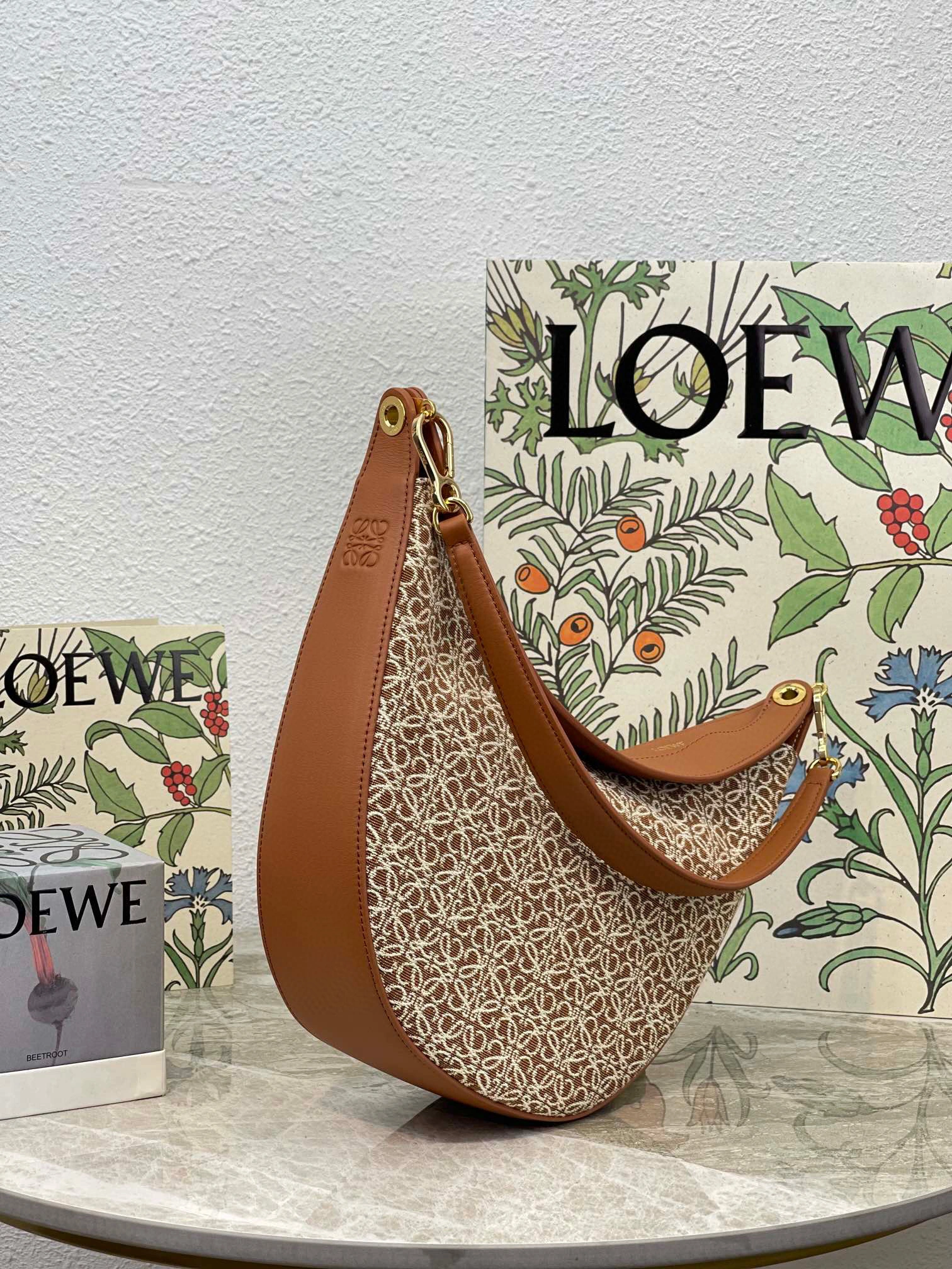 MOMO- high quality version A923PL9X01-2713 Luna item：B-B063H0347C