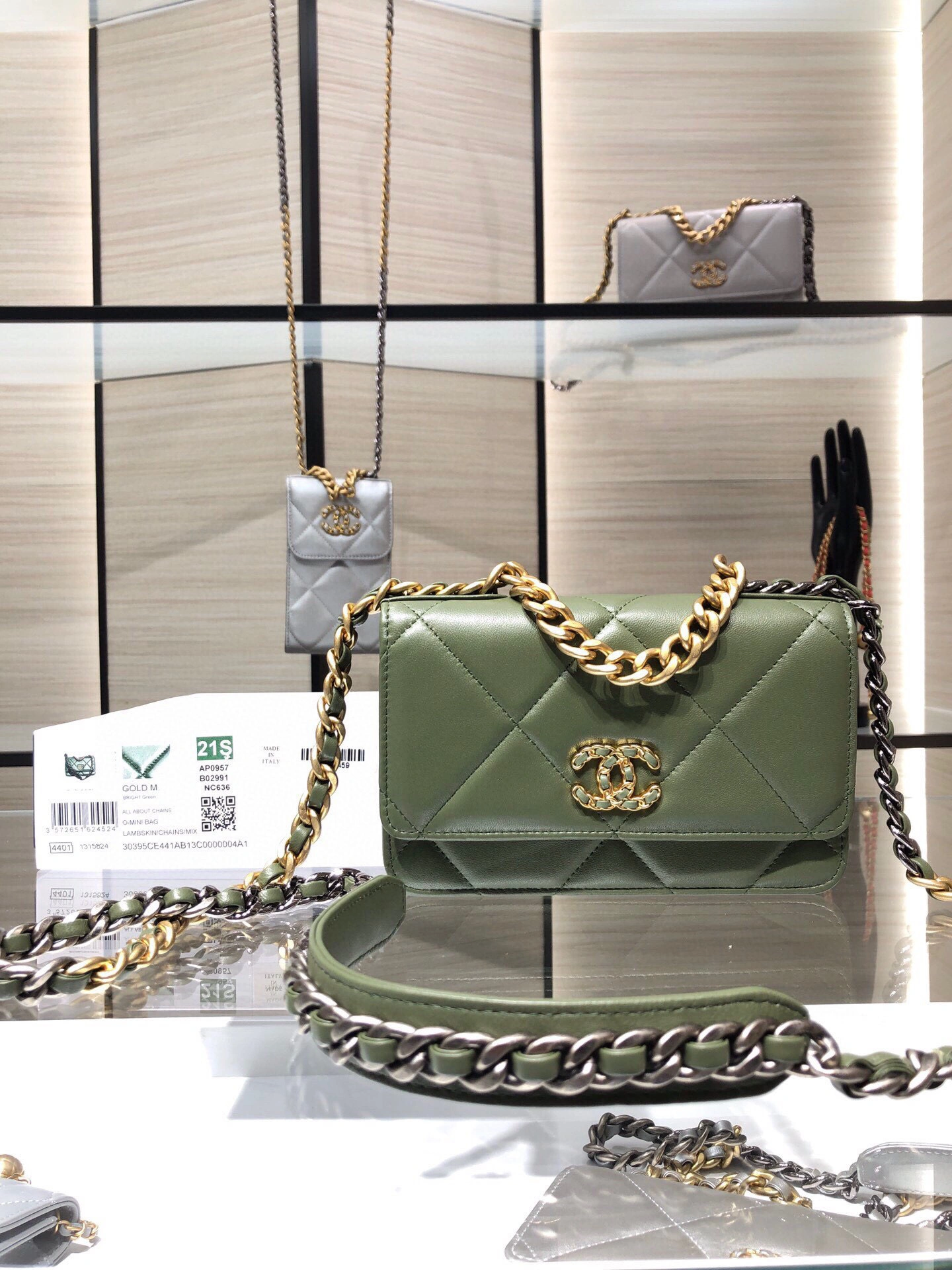 MOMO- high quality version AP0957-B04852 item：B-B000J1509C