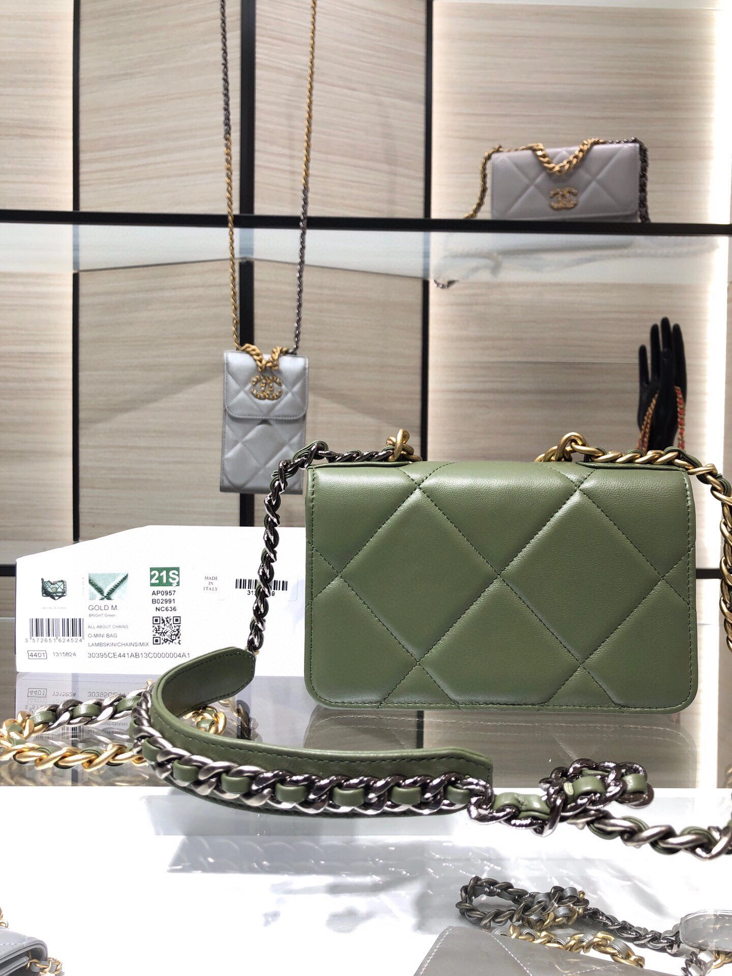 MOMO- high quality version AP0957-B04852 item：B-B000J1509C