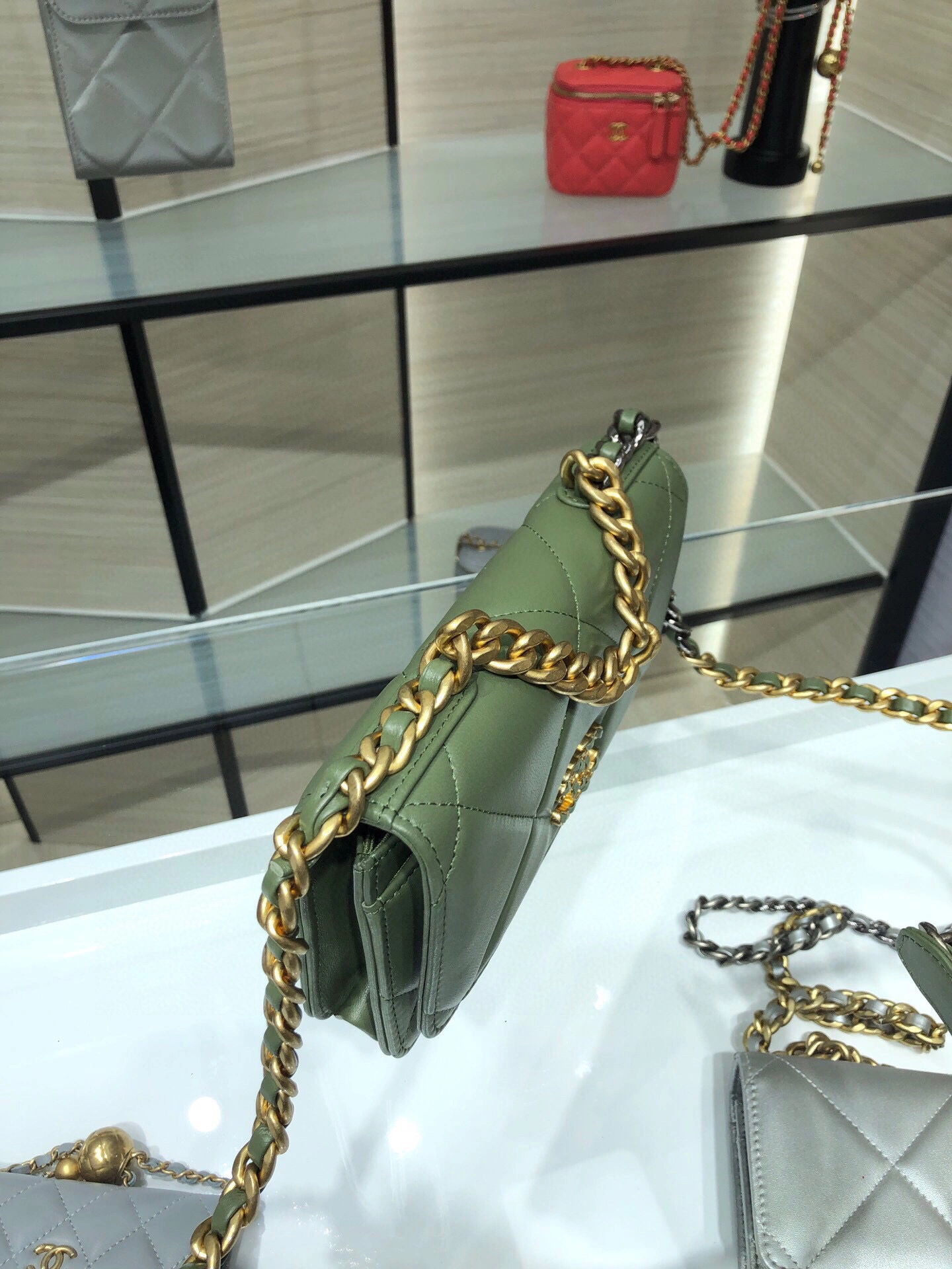 MOMO- high quality version AP0957-B04852 item：B-B000J1509C