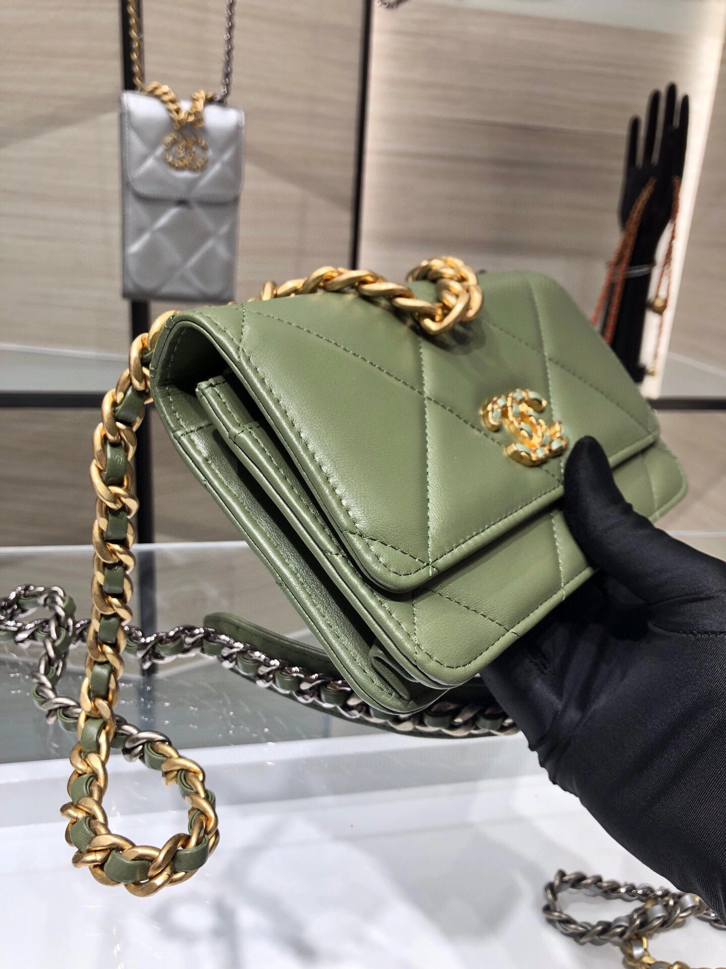 MOMO- high quality version AP0957-B04852 item：B-B000J1509C