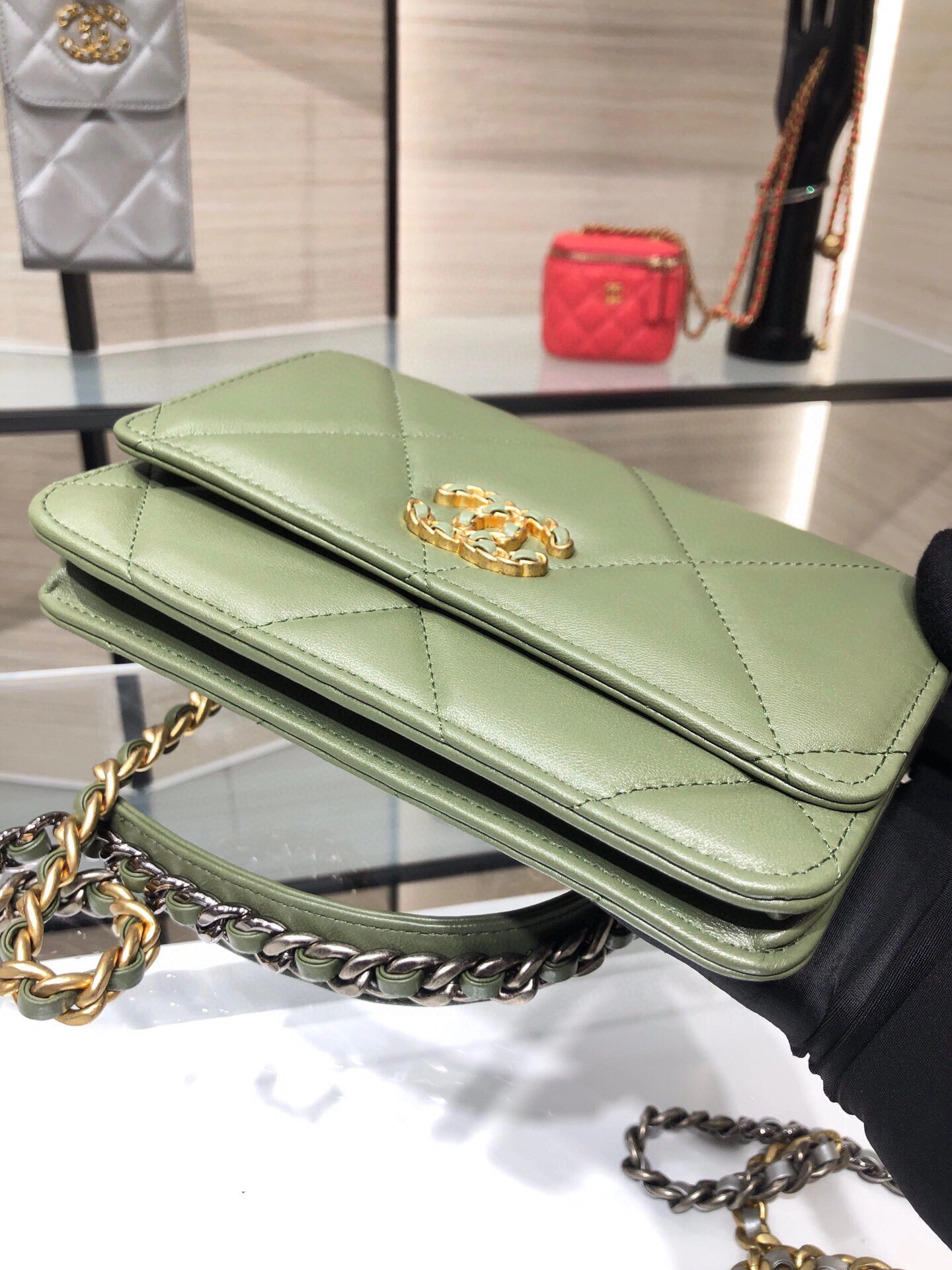 MOMO- high quality version AP0957-B04852 item：B-B000J1509C