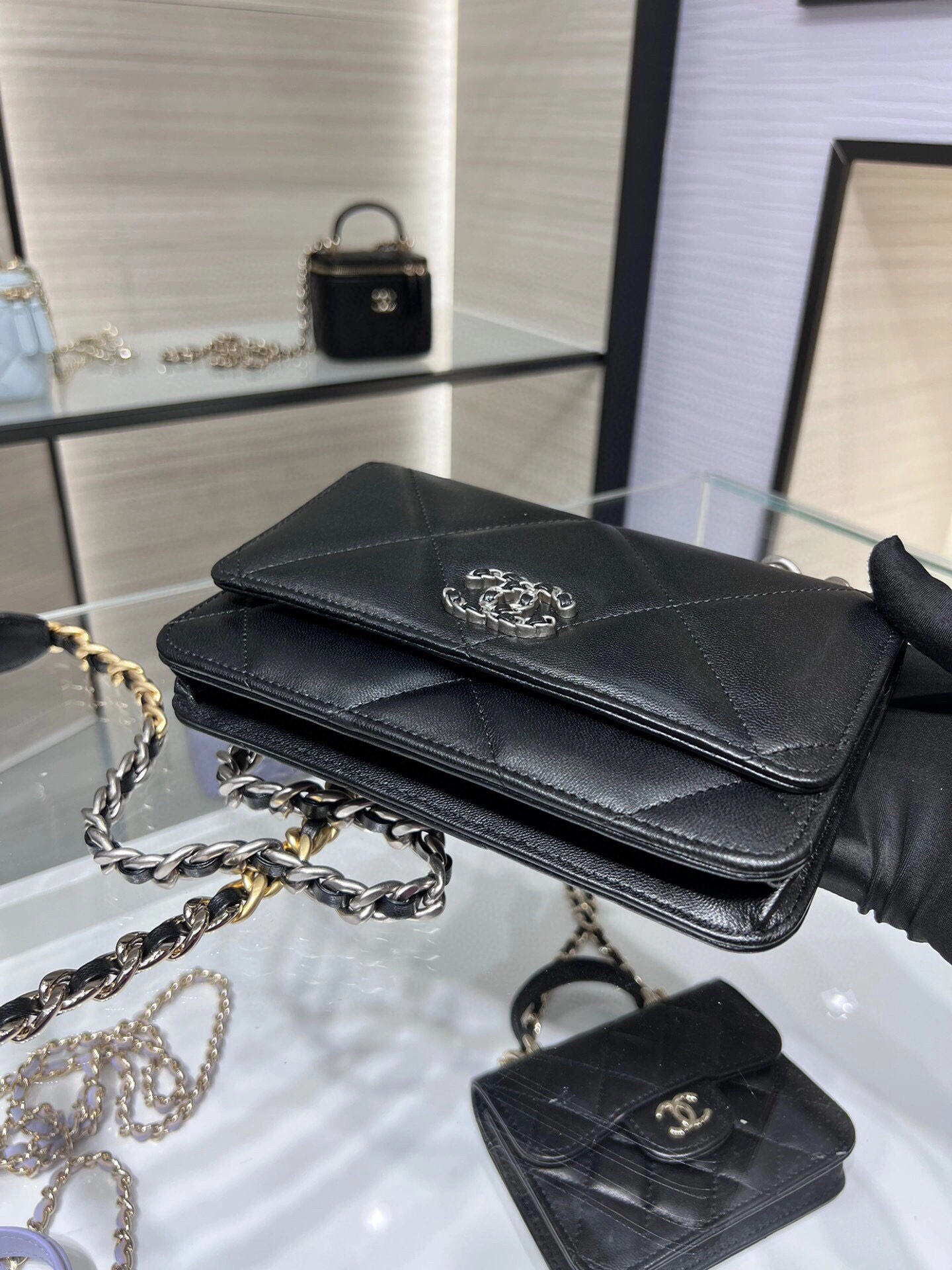 MOMO- high quality version AP0957-B07327-94305 item：B-B000J1507C
