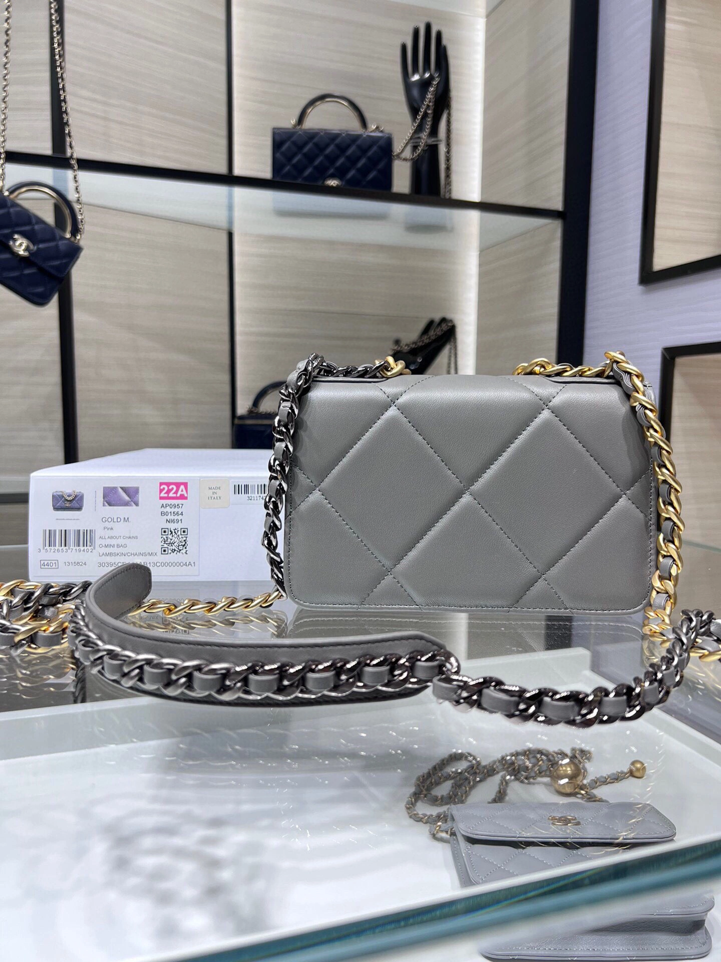 MOMO- high quality version AP0957-B07327-NJ530 item：B-B000J1504C
