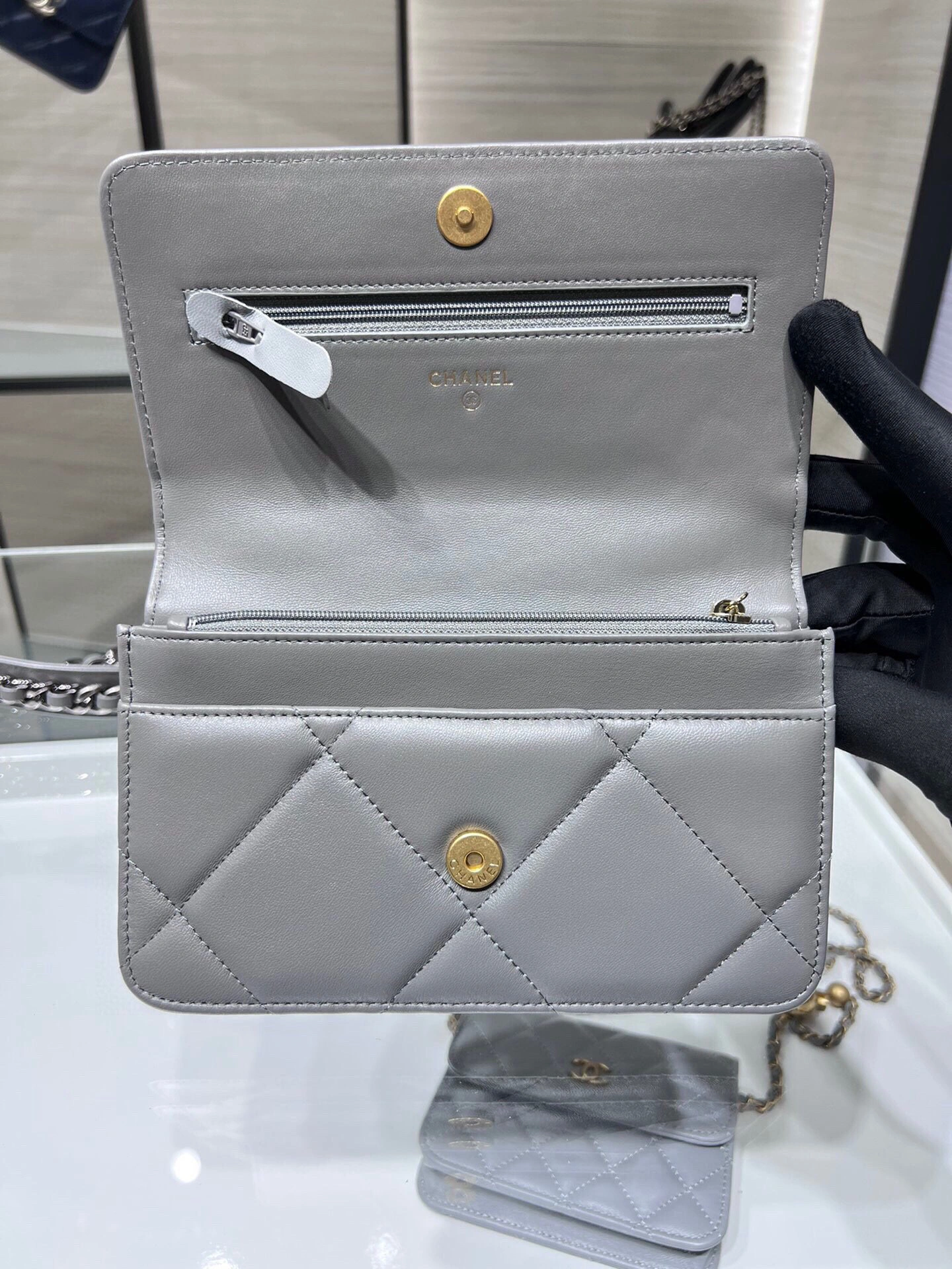 MOMO- high quality version AP0957-B07327-NJ530 item：B-B000J1504C