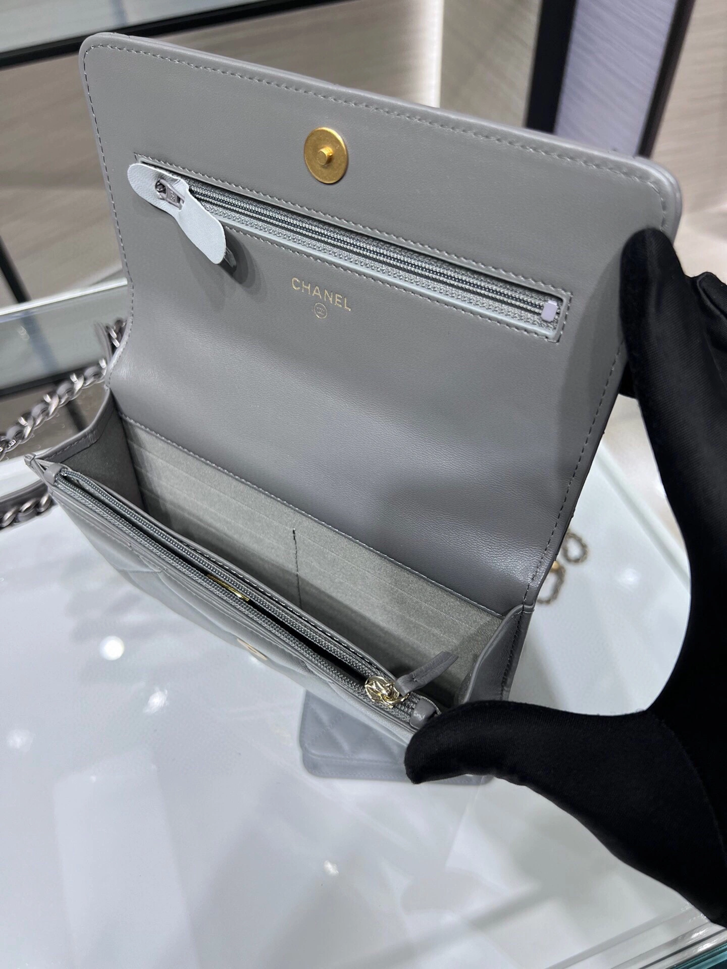 MOMO- high quality version AP0957-B07327-NJ530 item：B-B000J1504C