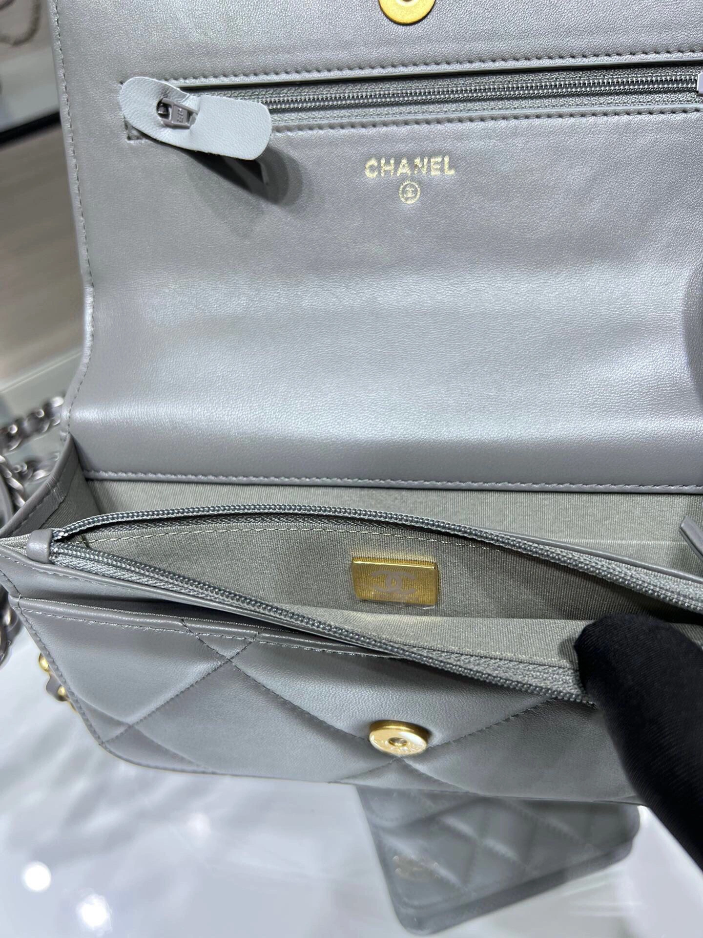 MOMO- high quality version AP0957-B07327-NJ530 item：B-B000J1504C