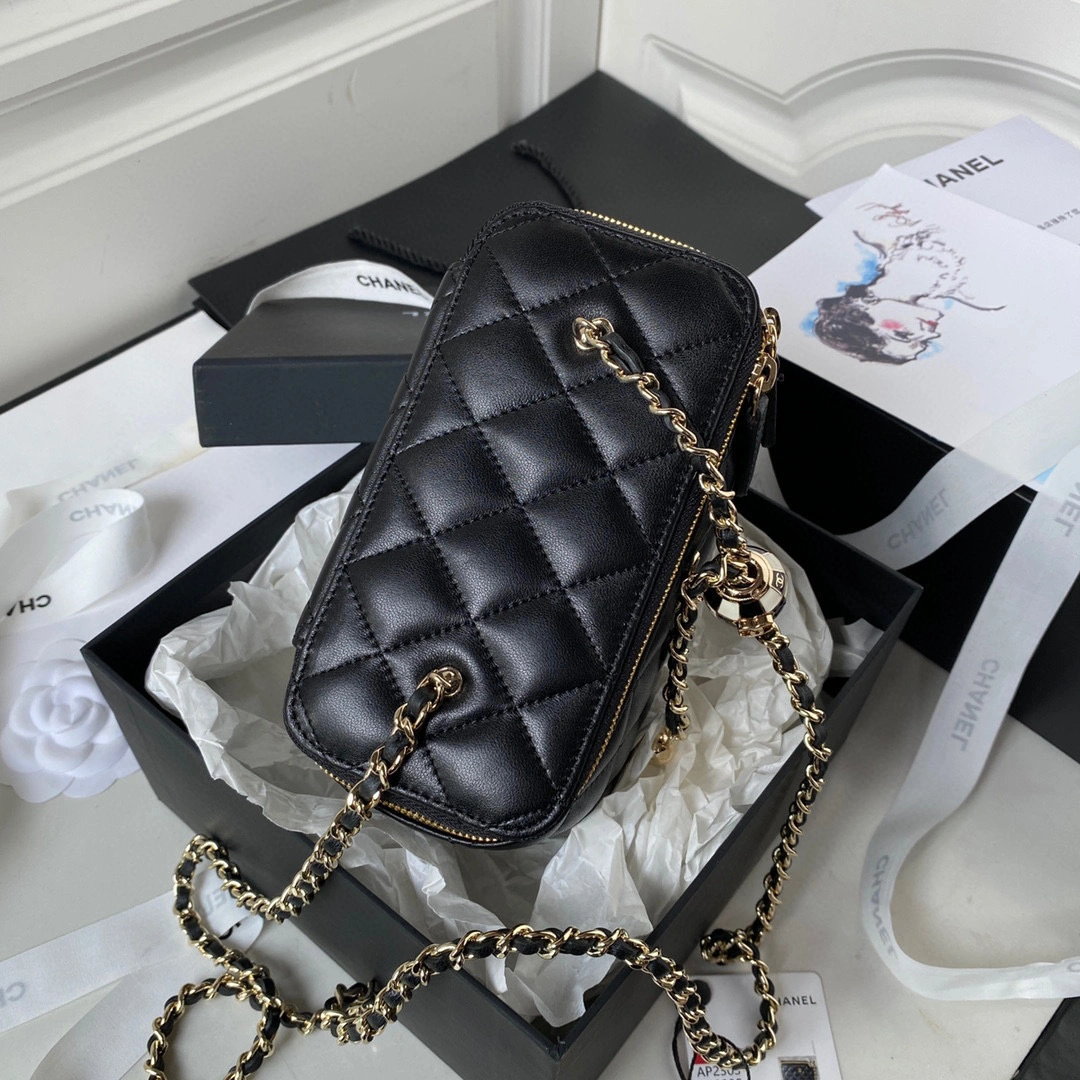 &MOMO- high quality version AP2303-B09985-94305 23C sheephide item：C-B009A1006C
