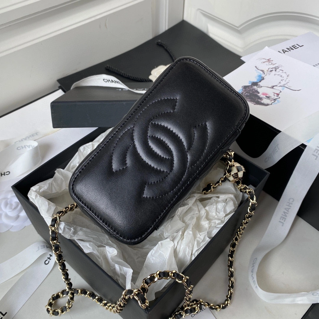 &MOMO- high quality version AP2303-B09985-94305 23C sheephide item：C-B009A1006C
