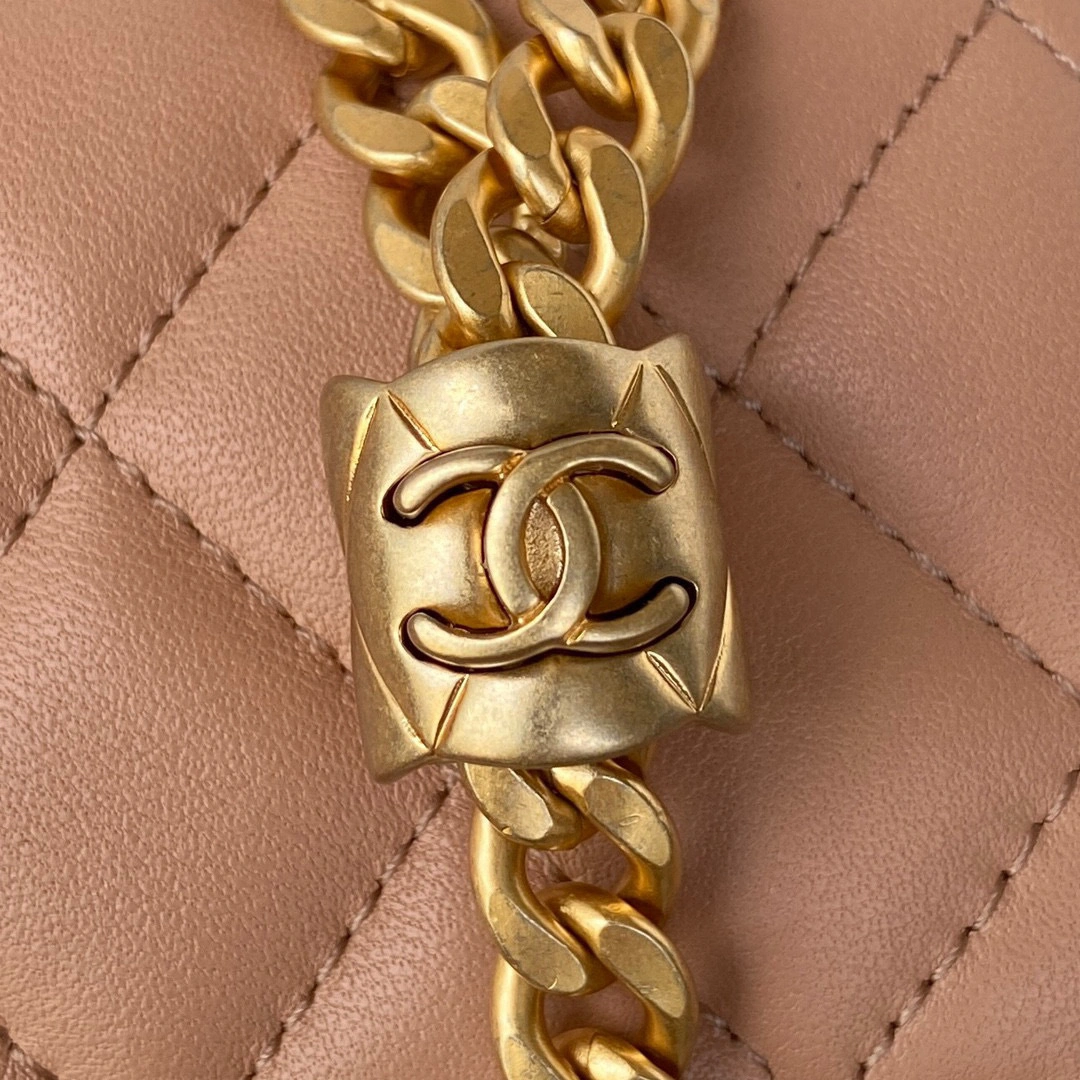 MOMO- high quality version AP3047-B09300-NK288 lambskin item：C-B184A1009C
