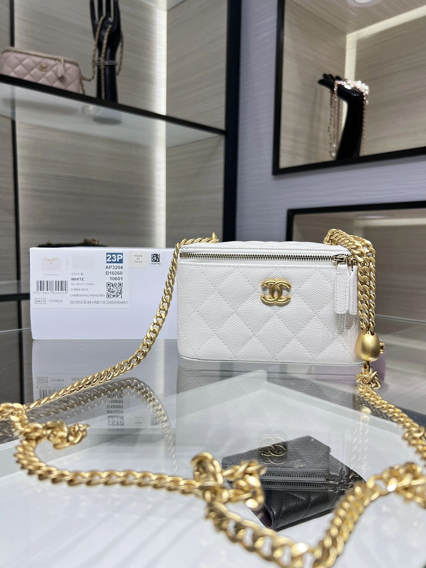 MOMO- high quality version AP3204-B10260-10601 item：C-B000C0320C