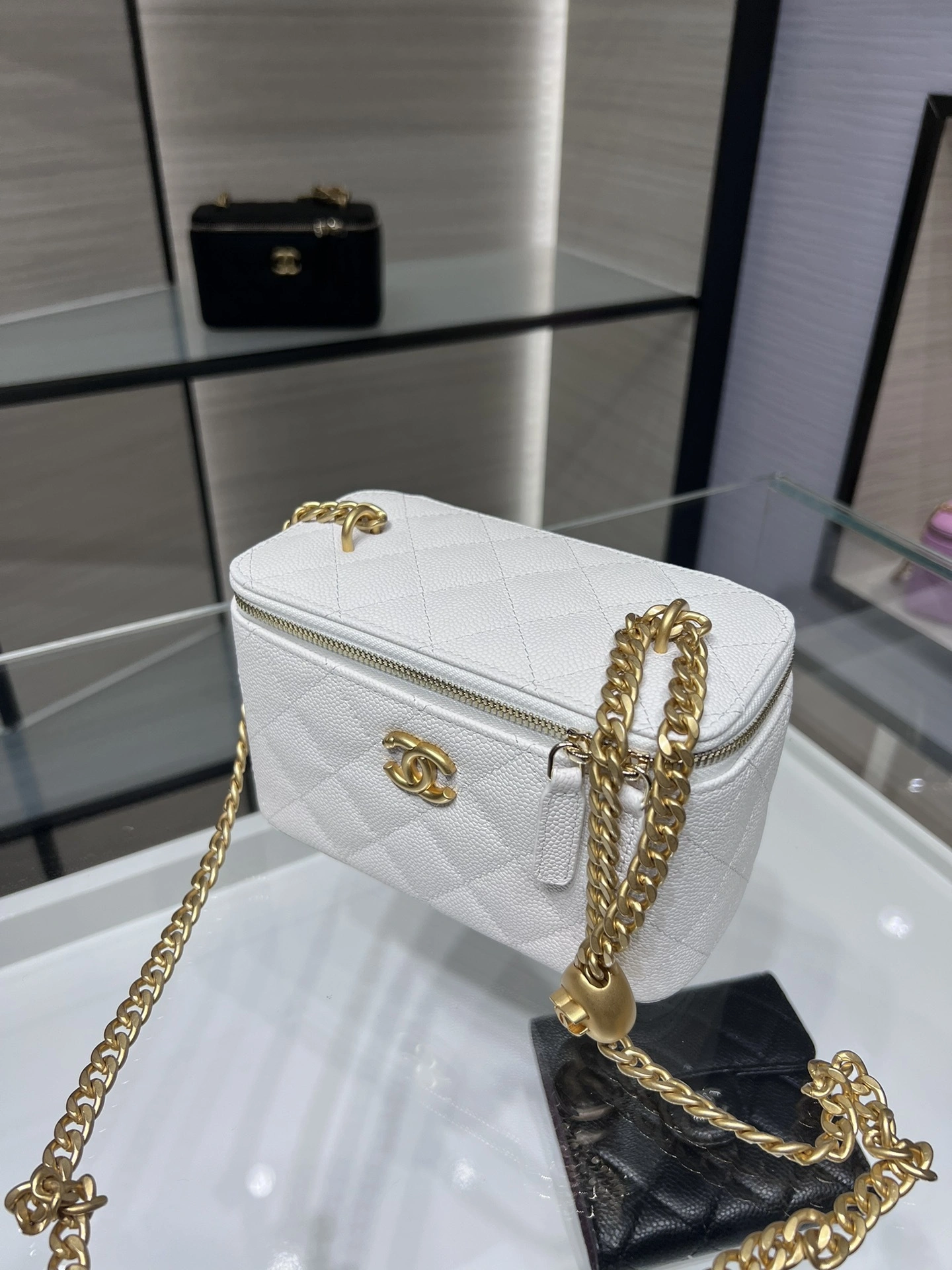 MOMO- high quality version AP3204-B10260-10601 item：C-B000C0320C