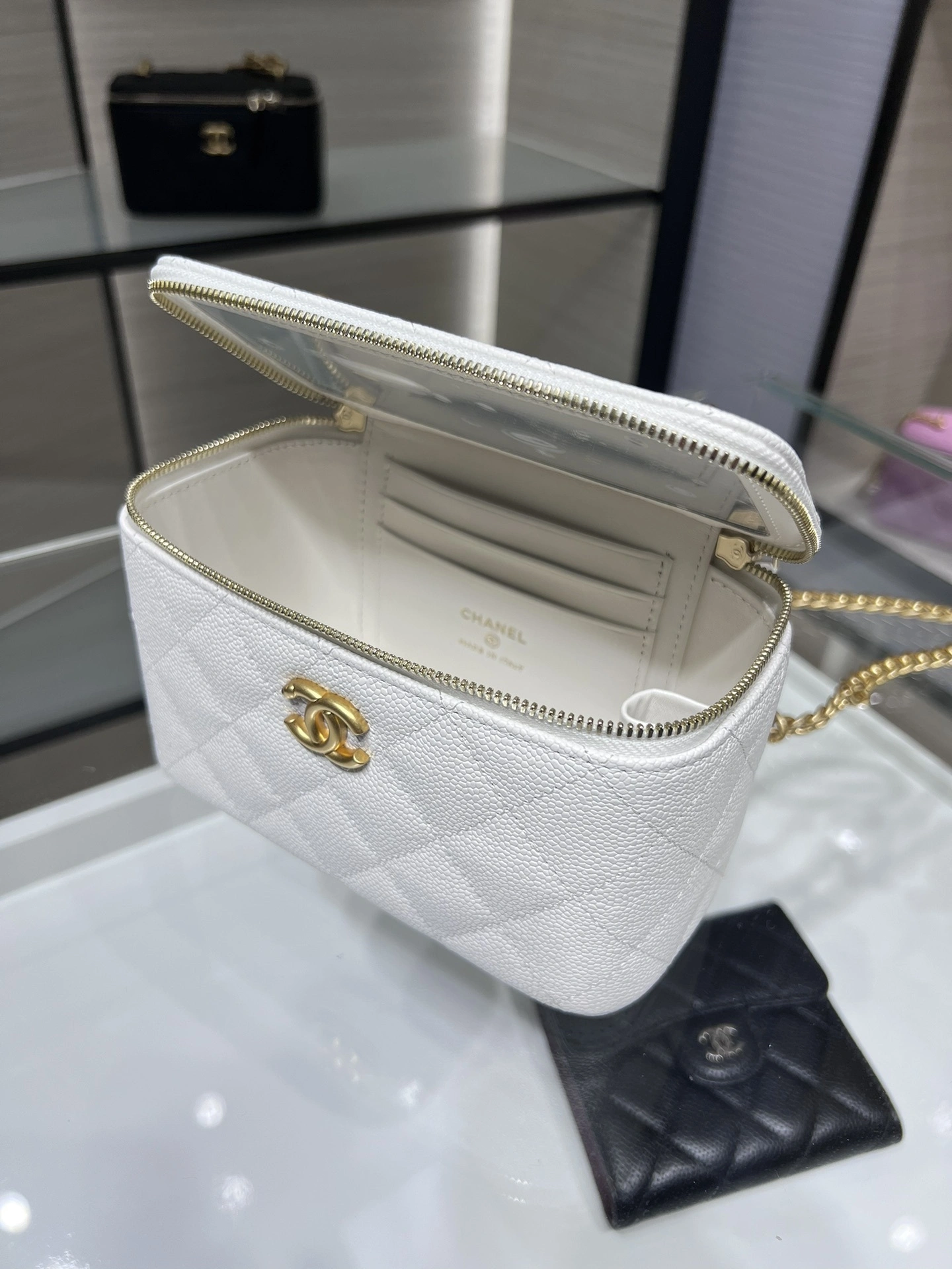 MOMO- high quality version AP3204-B10260-10601 item：C-B000C0320C