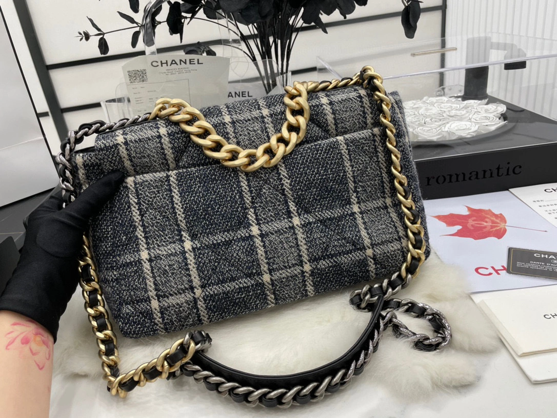MOMO- high quality version AS1162-B08574-ND195 item：B-B000L0801C