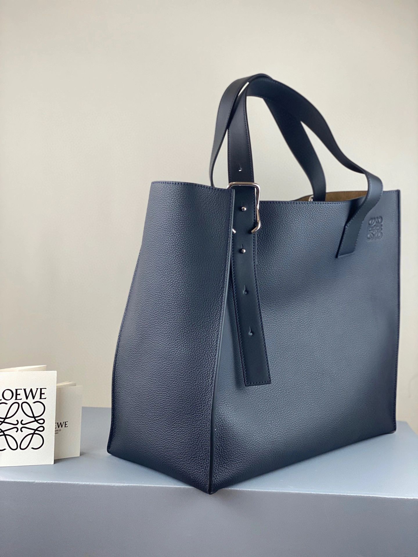 MOMO- high quality version B692L09X01-5543 Buckle Tote item：B-B000J2723C