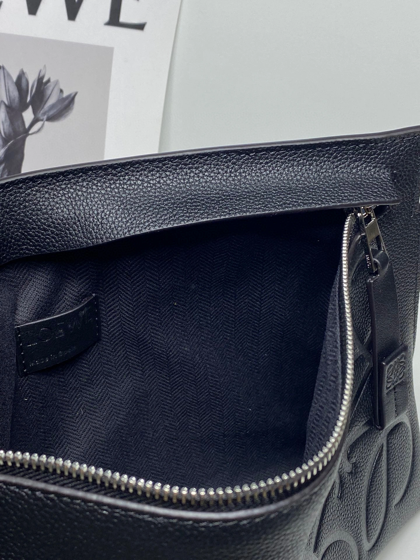 MOMO- high quality version C500W05X01-1100 T pouch calfskin item：B-B000J2924C