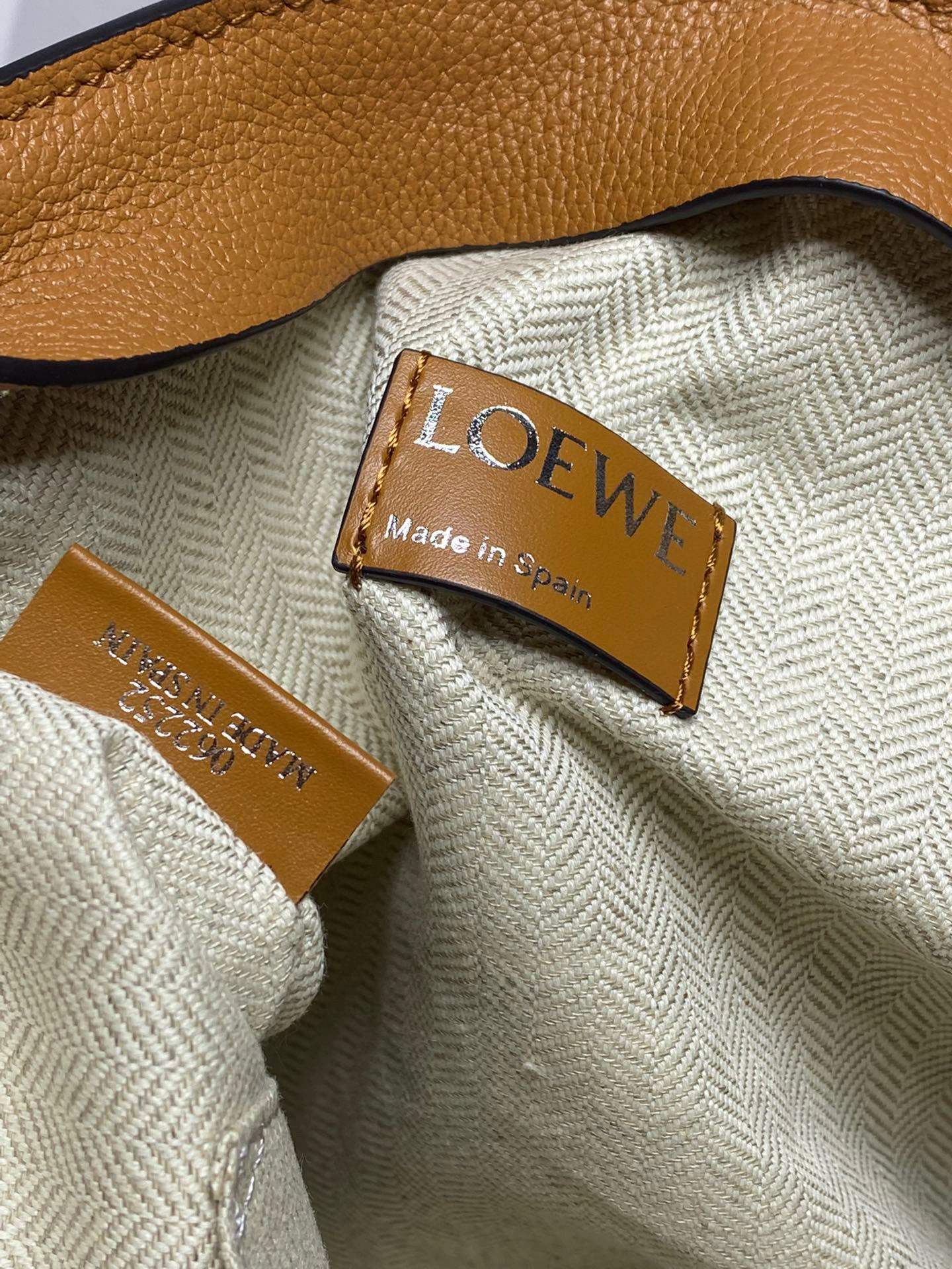 &MOMO- high quality version C500W05X01-2530 T pouch calfskin item：B-B000J2923C