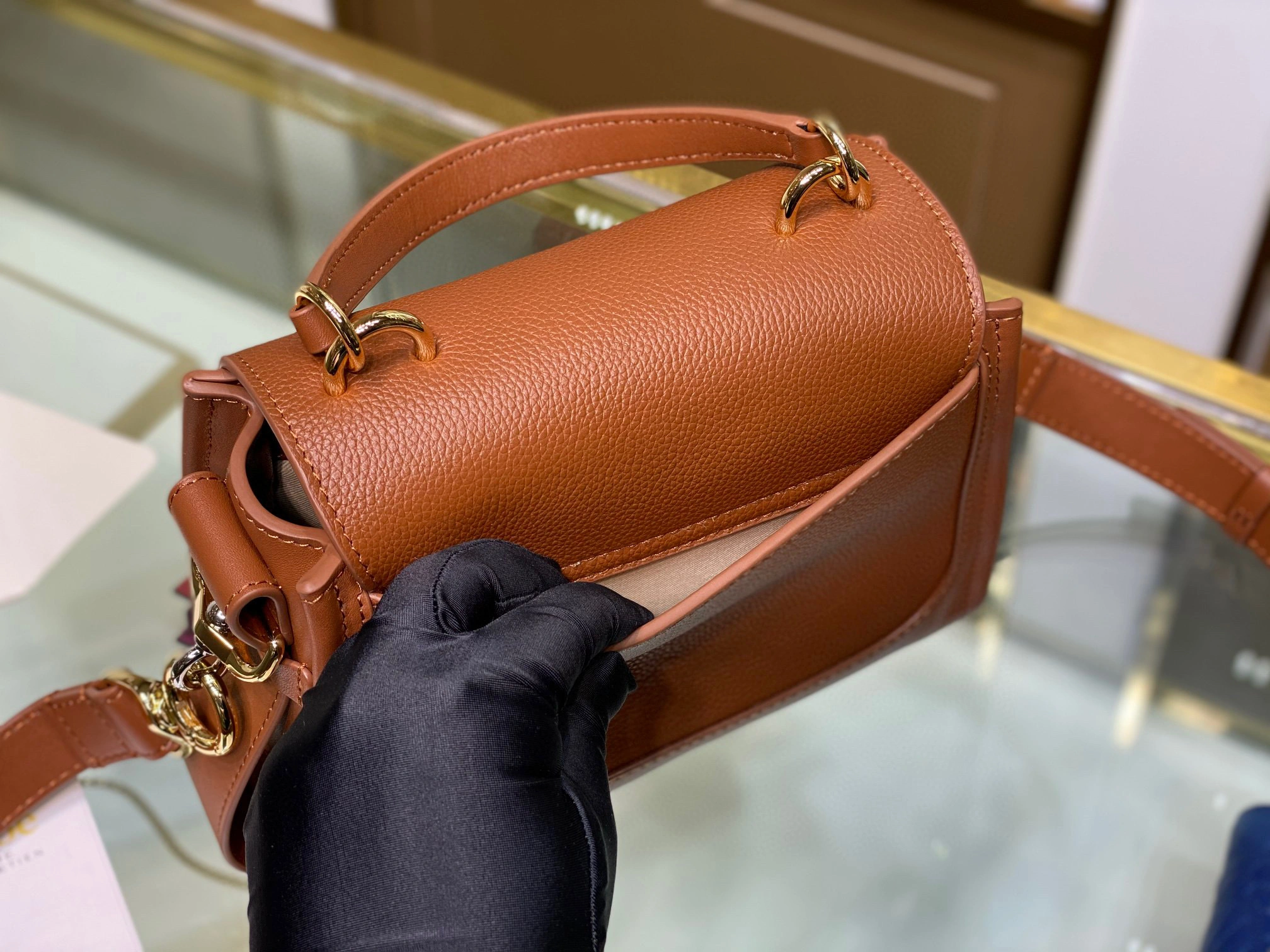 MOMO- high quality version CHC22-SS143G33-27S Tess Day calfskin item：B-B063J2322C