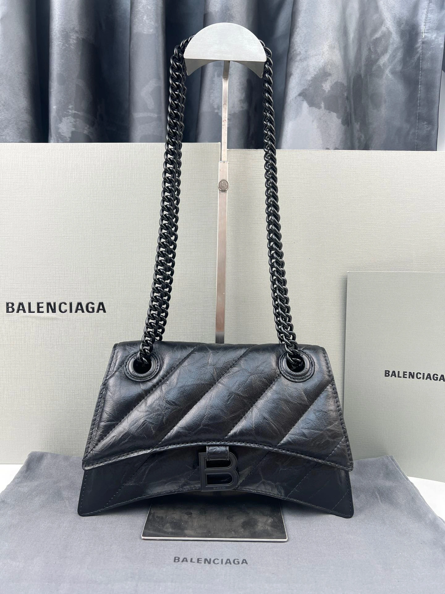 MOMO- high quality version Crush item：B-B563I1524C