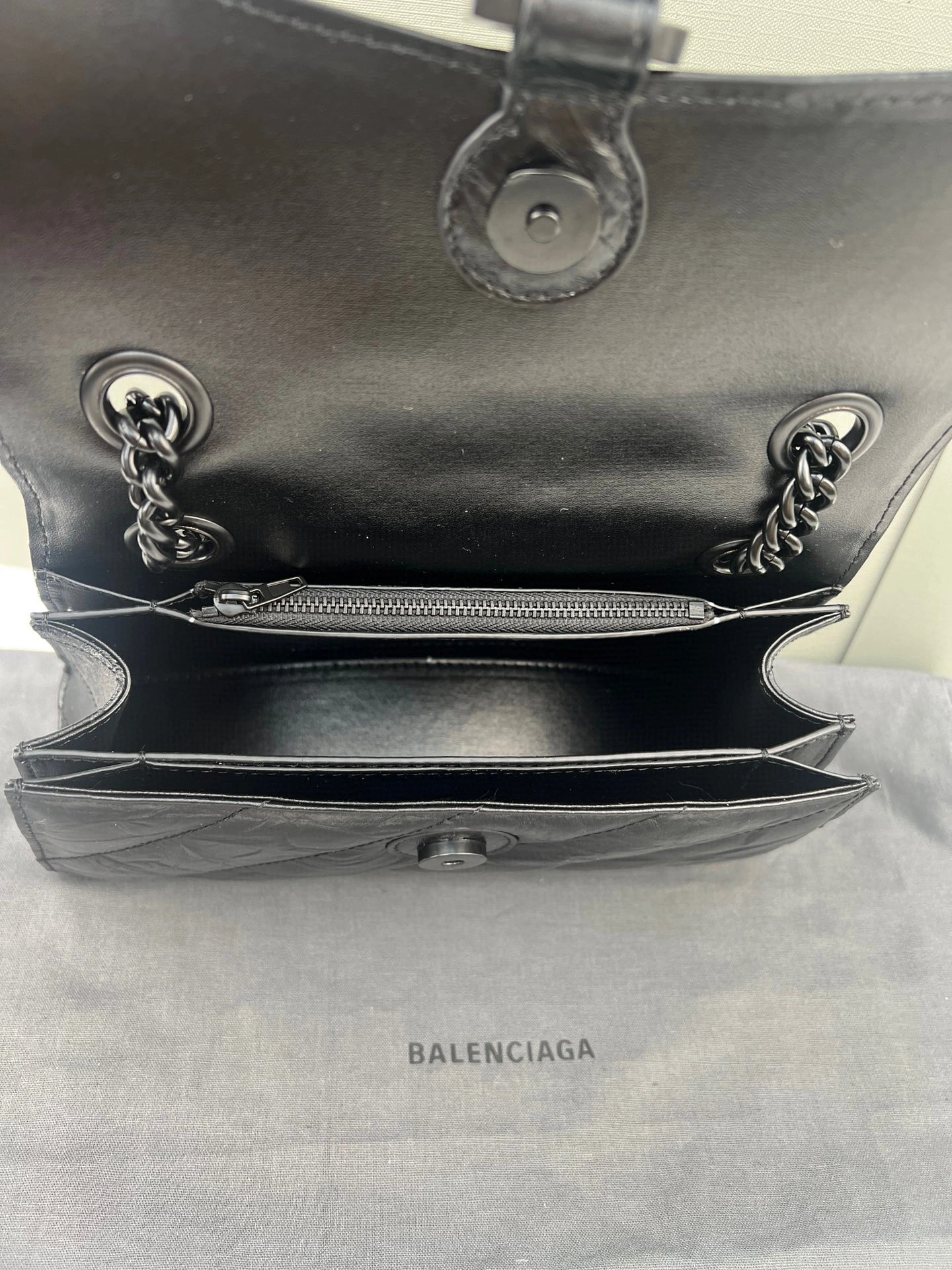 MOMO- high quality version Crush item：B-B563I1524C
