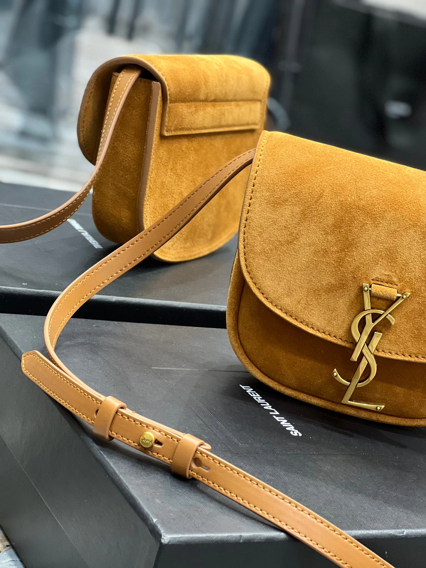 &MOMO- high quality version Kaia Small calfskin item：B-B000I0611C