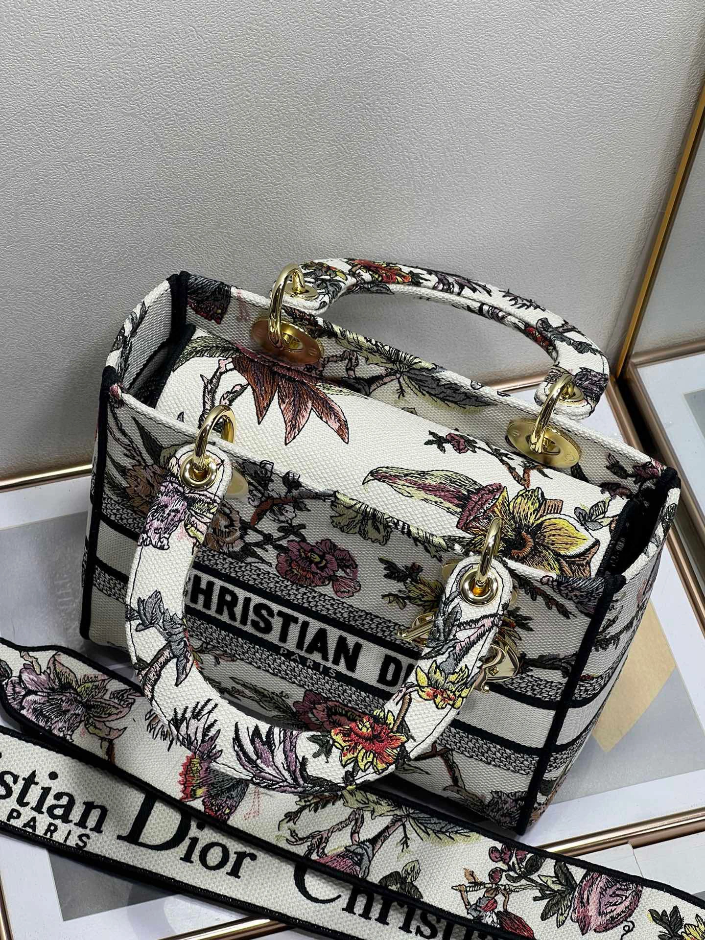 MOMO- high quality version Lady D-Lite item：B-B093L0808C